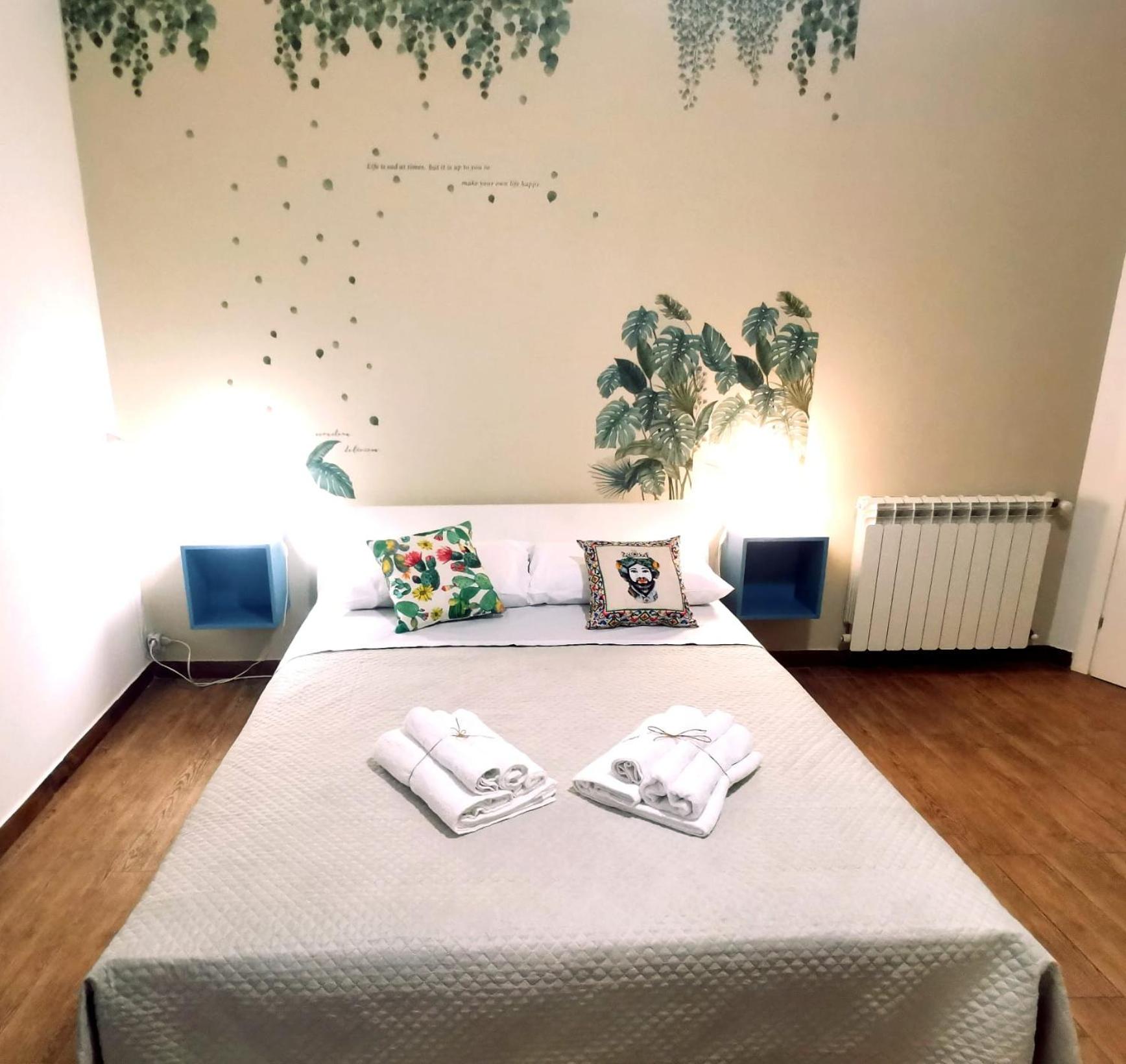 Double Room with Balcony - Photo 1