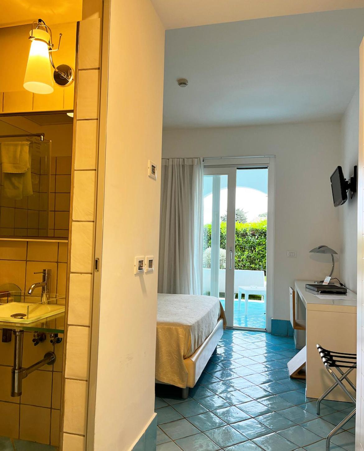Classic Double Room - Photo 2