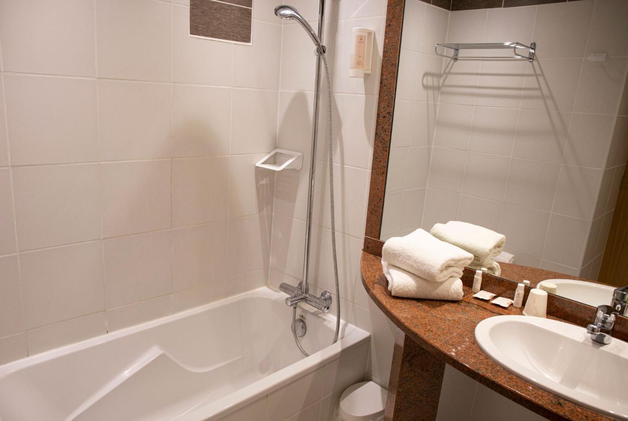 Room with Balcony - Lateral Sea View - Photo 2