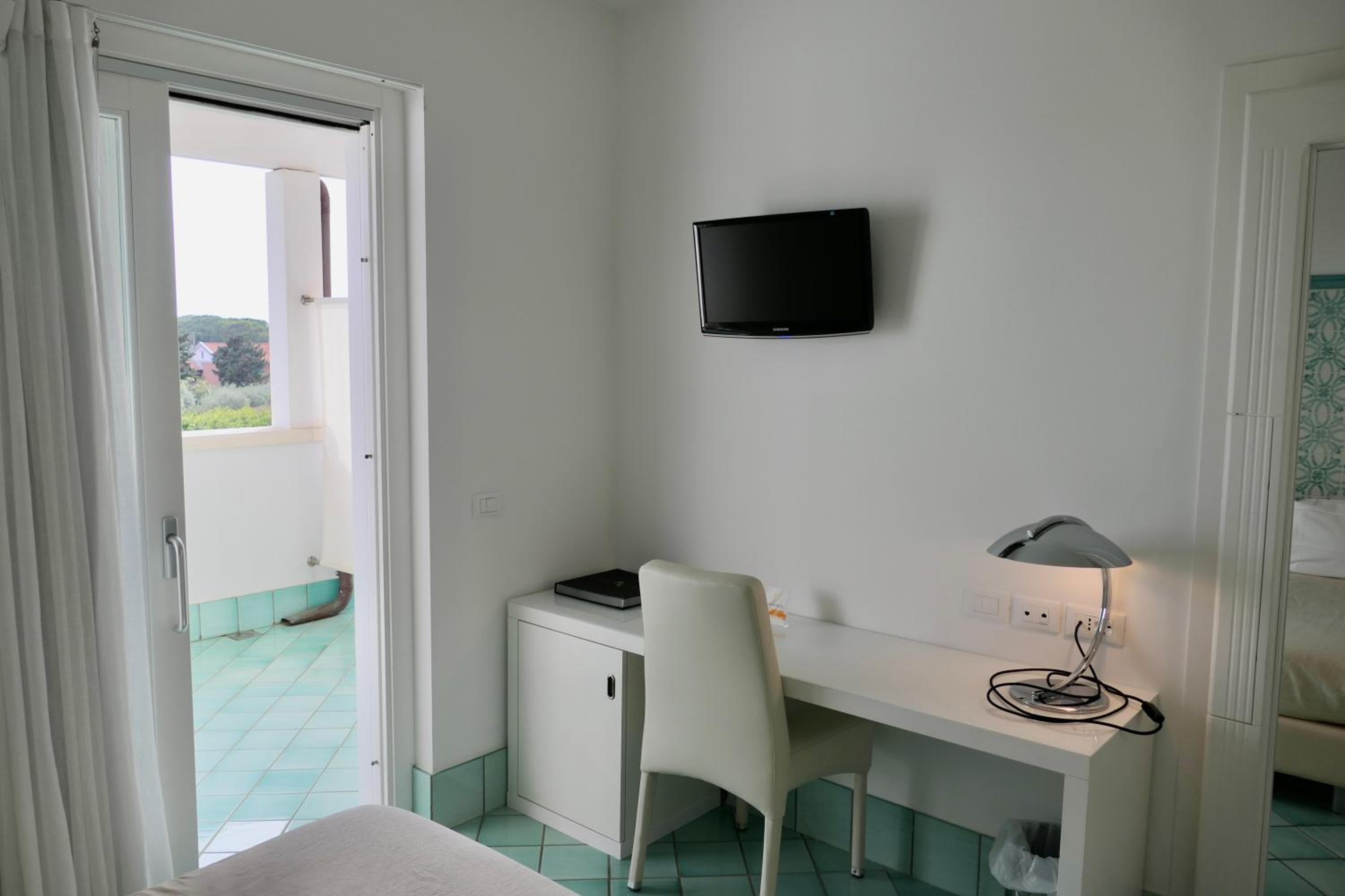 Classic Double Room - Photo 6