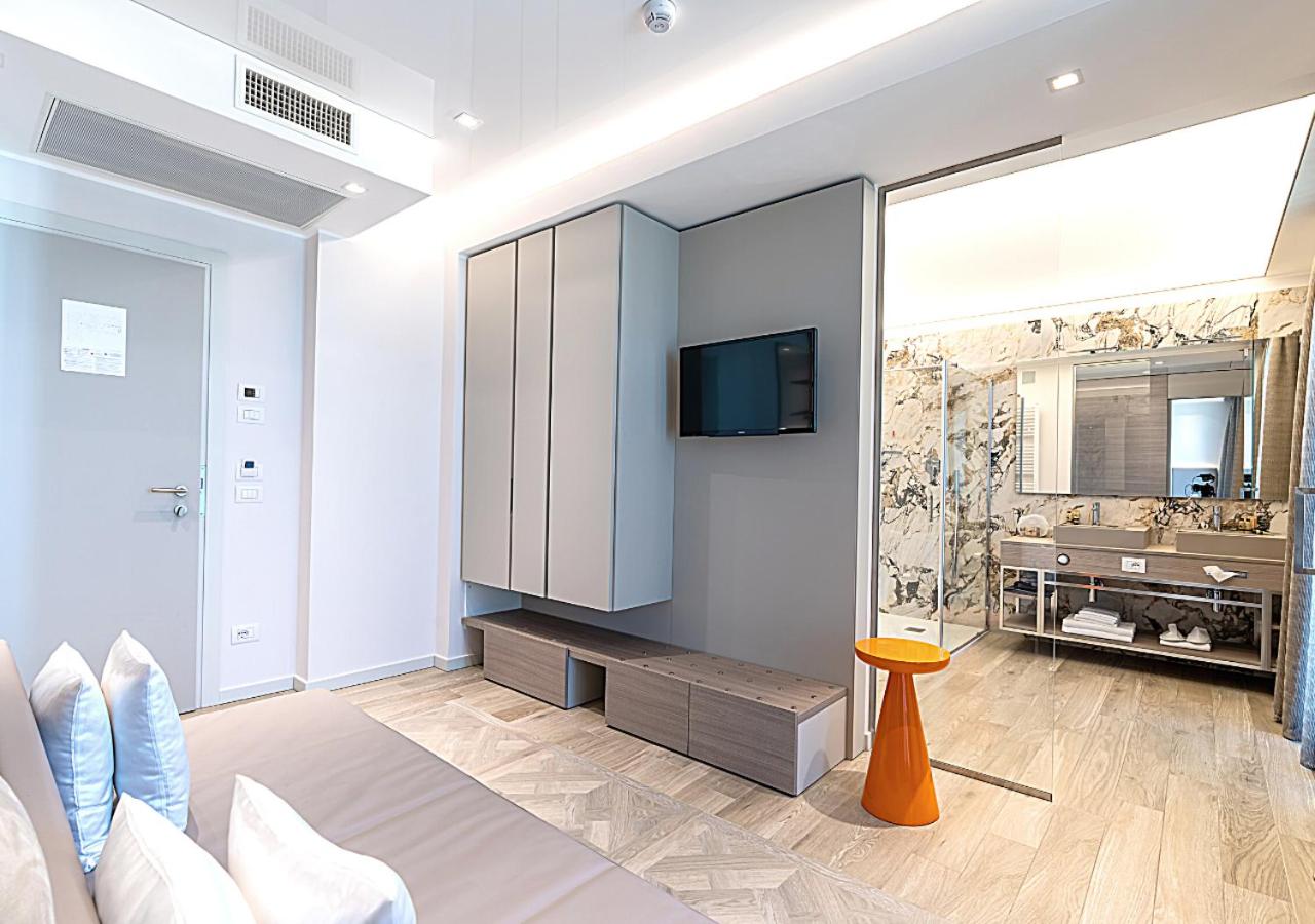 Deluxe Double or Twin Room - Photo 7