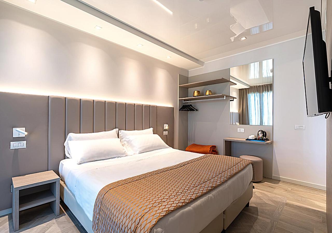 Deluxe Double or Twin Room - Photo 6