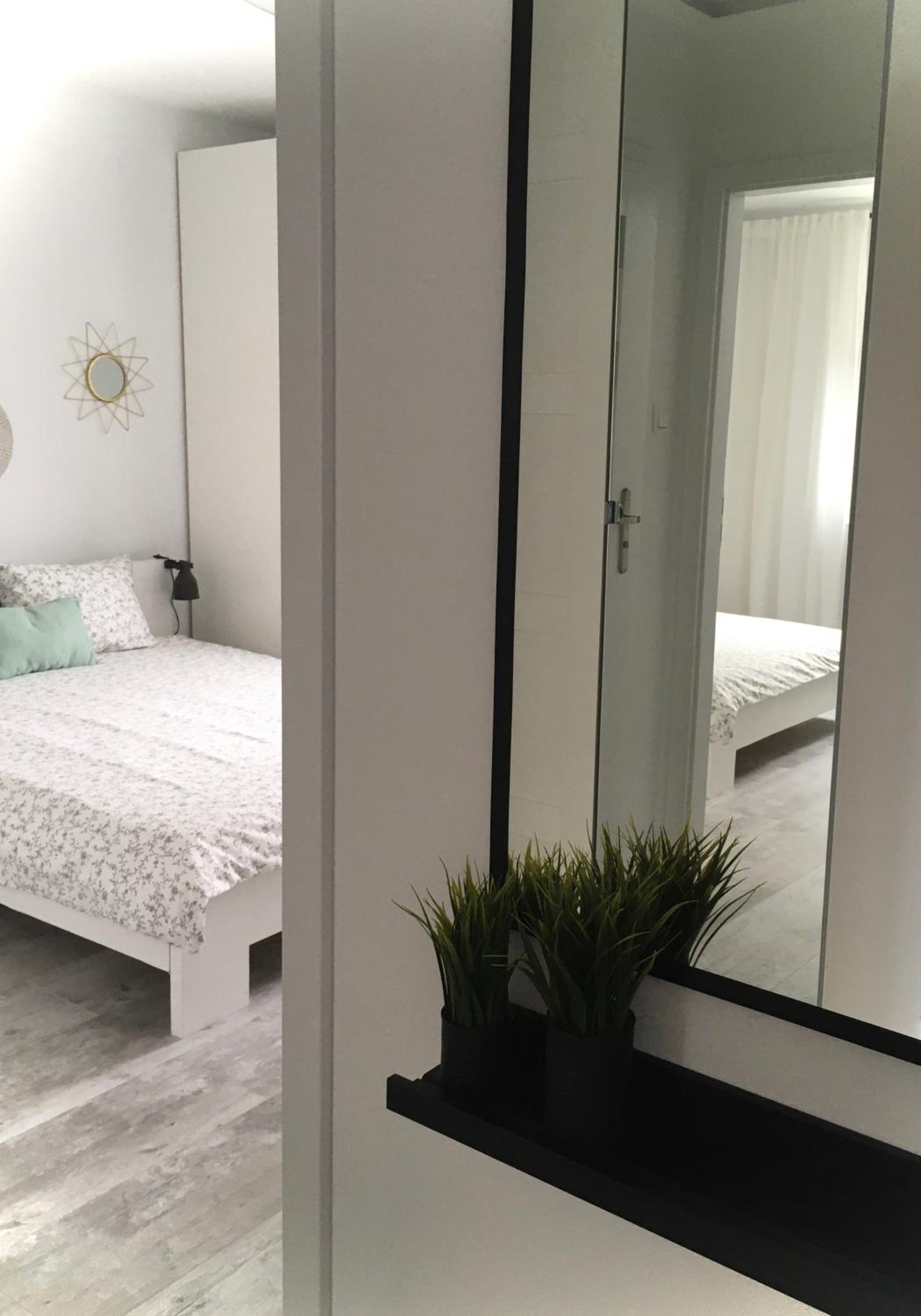 One-Bedroom Apartment - Photo 29