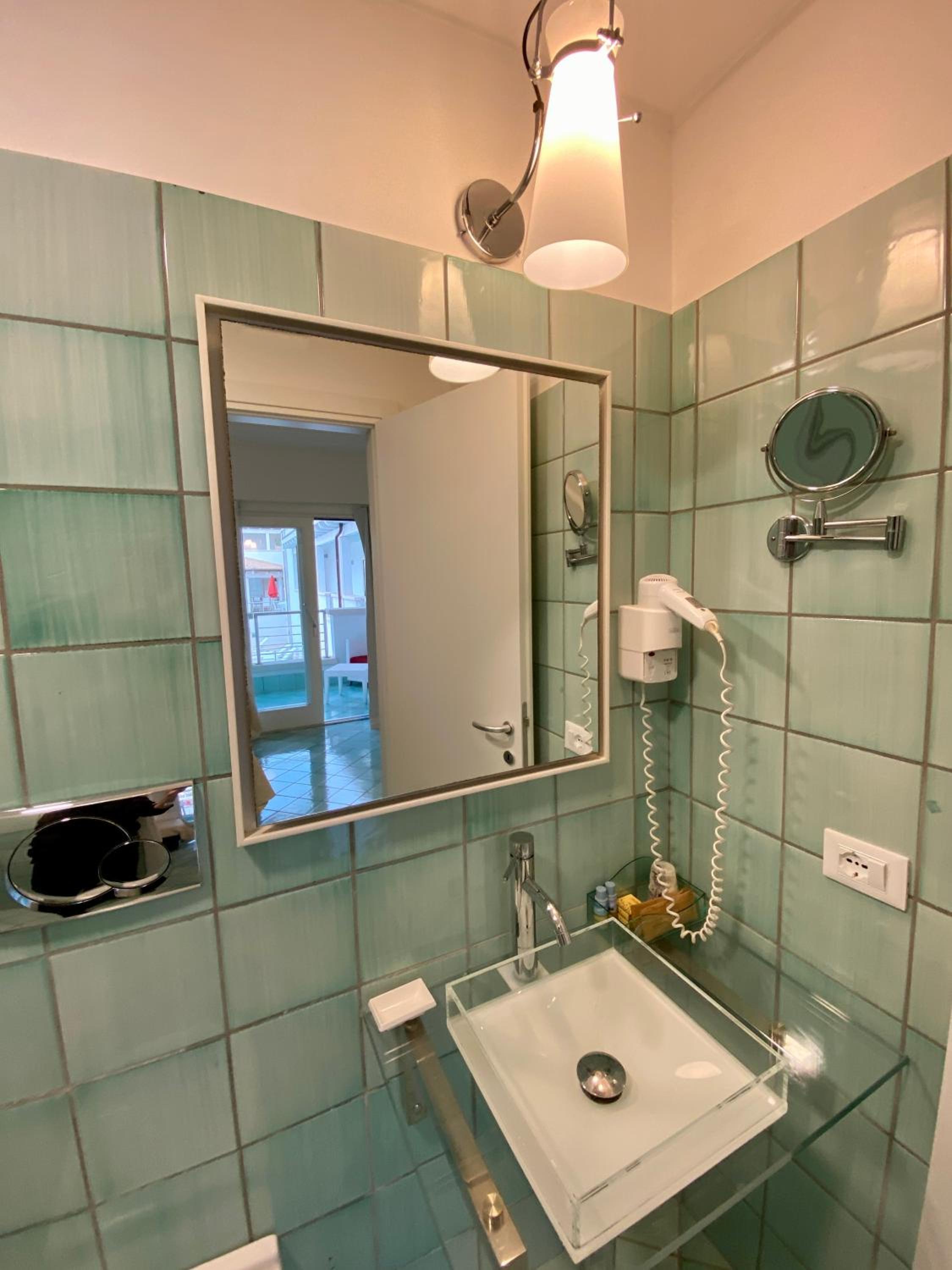 Superior Double Room - Photo 2