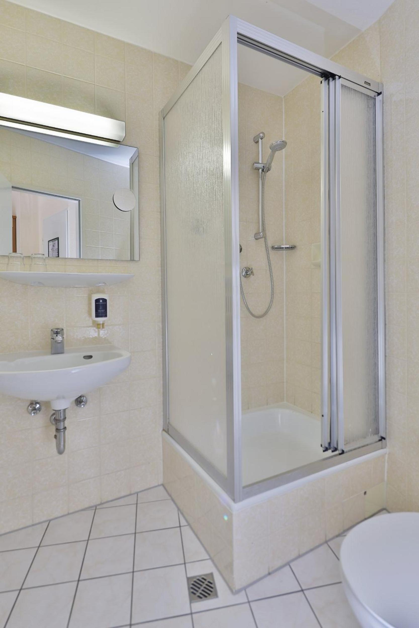 Comfort Single Room - Free City Ticket photo 3