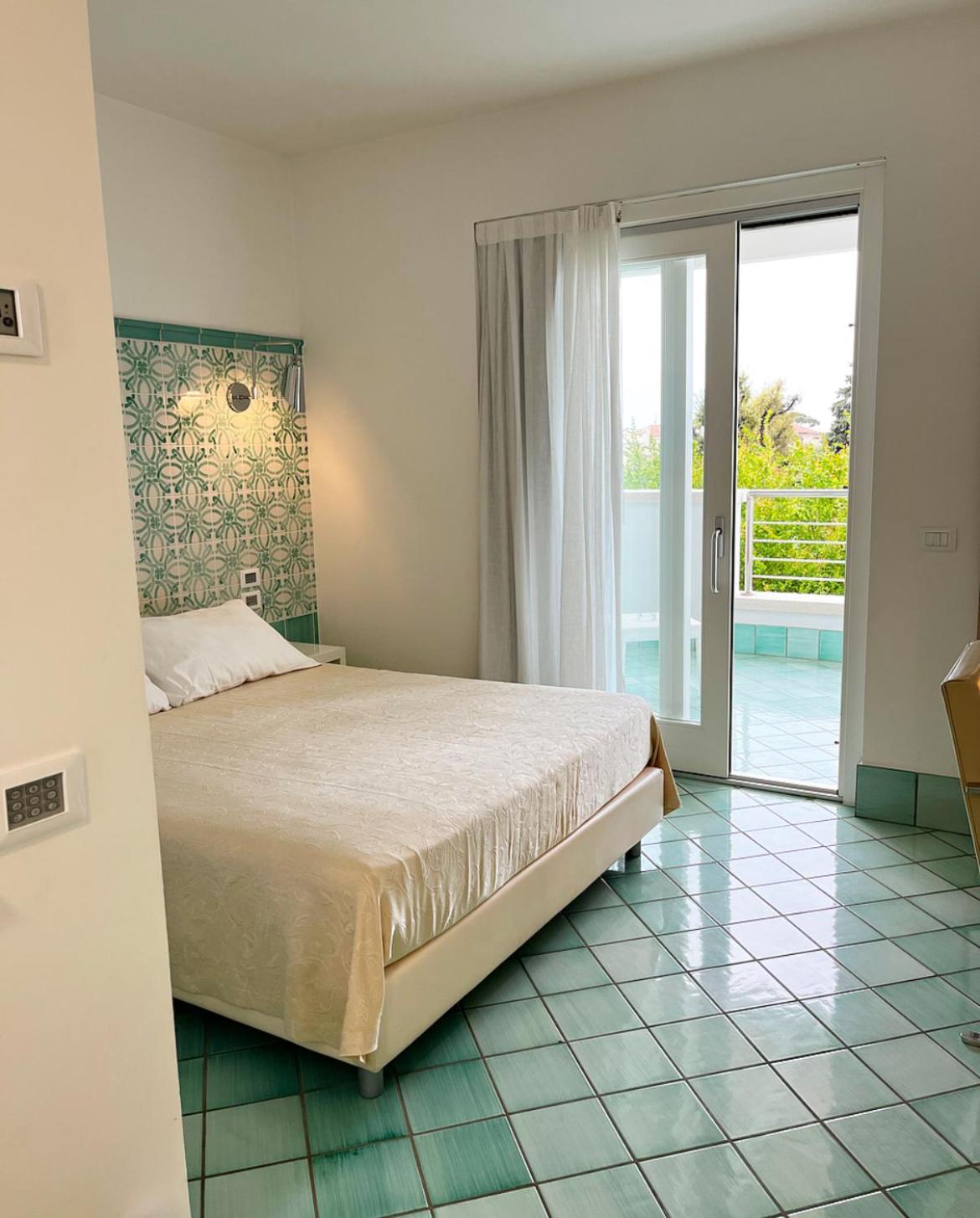 Superior Double Room - Photo 1