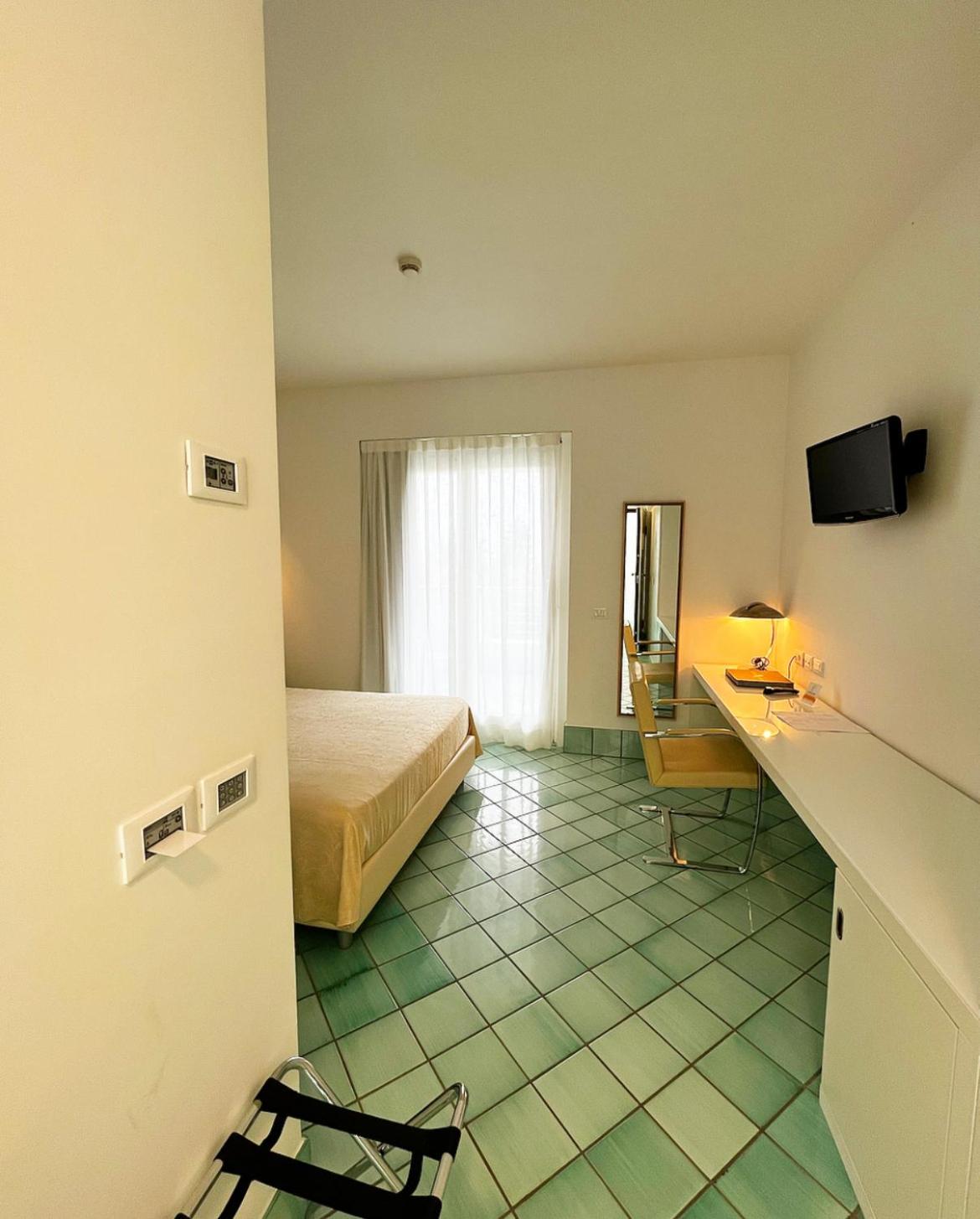 Superior Double Room - Photo 11