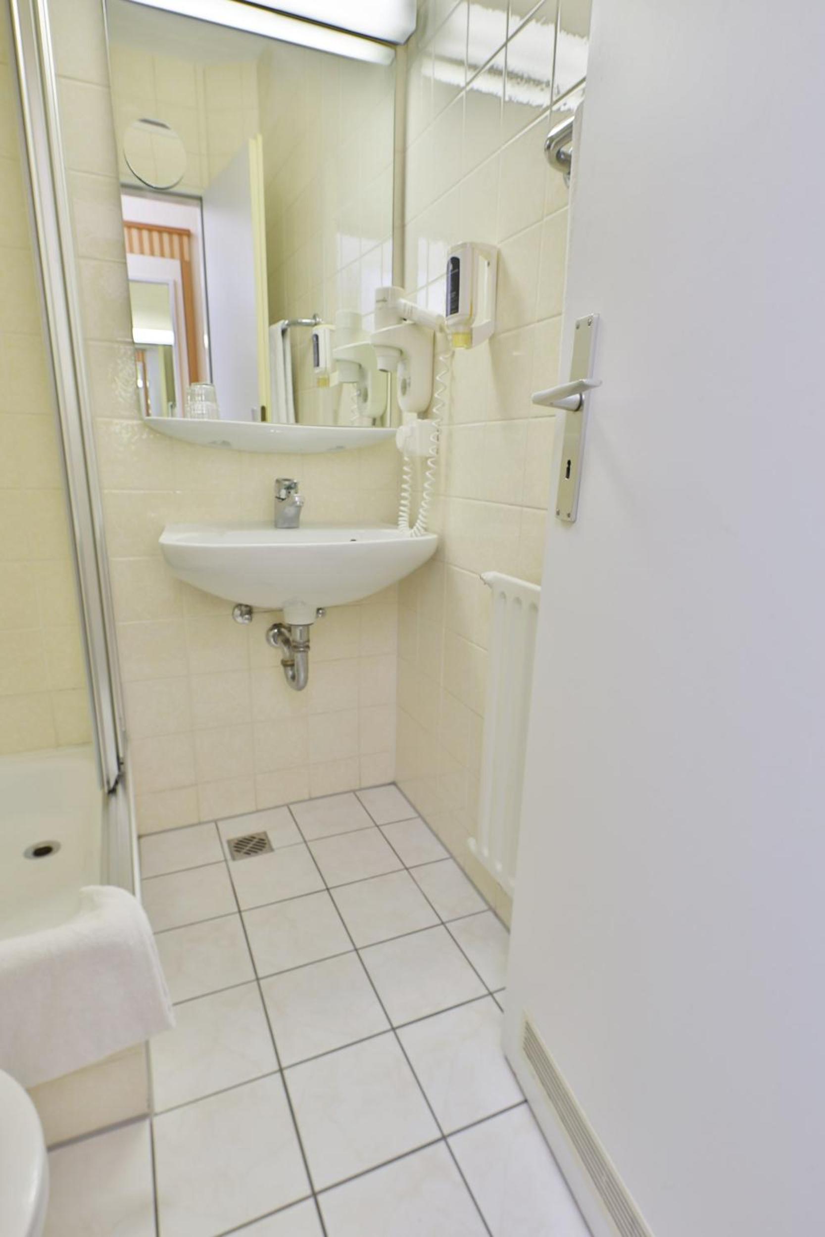 Standard Single Room - Free City Ticket photo 2