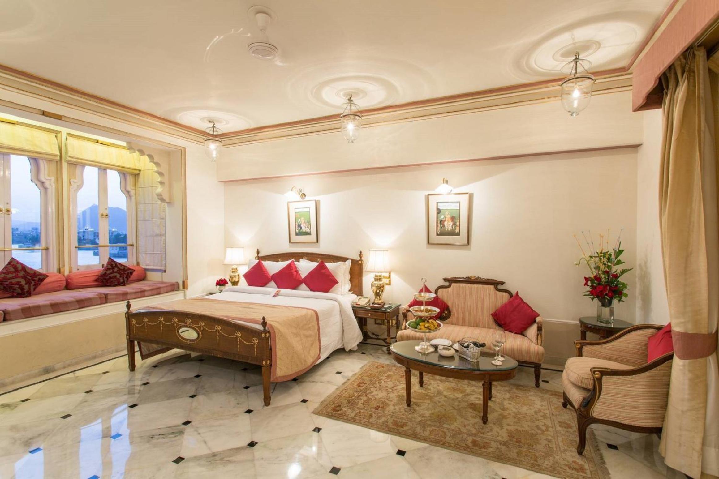 Deluxe Suite Courtyard View