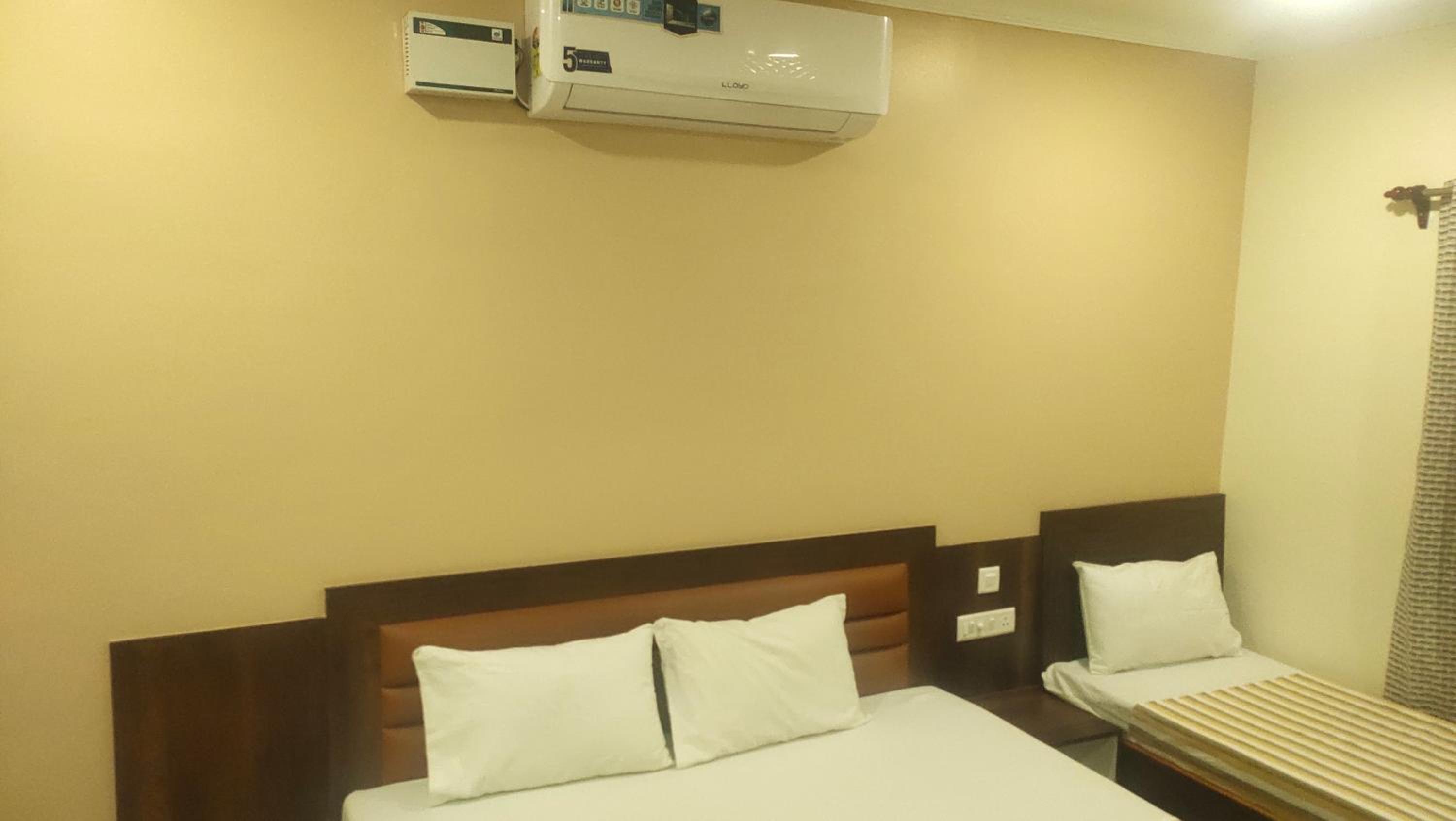 Deluxe Triple Room - Photo 7