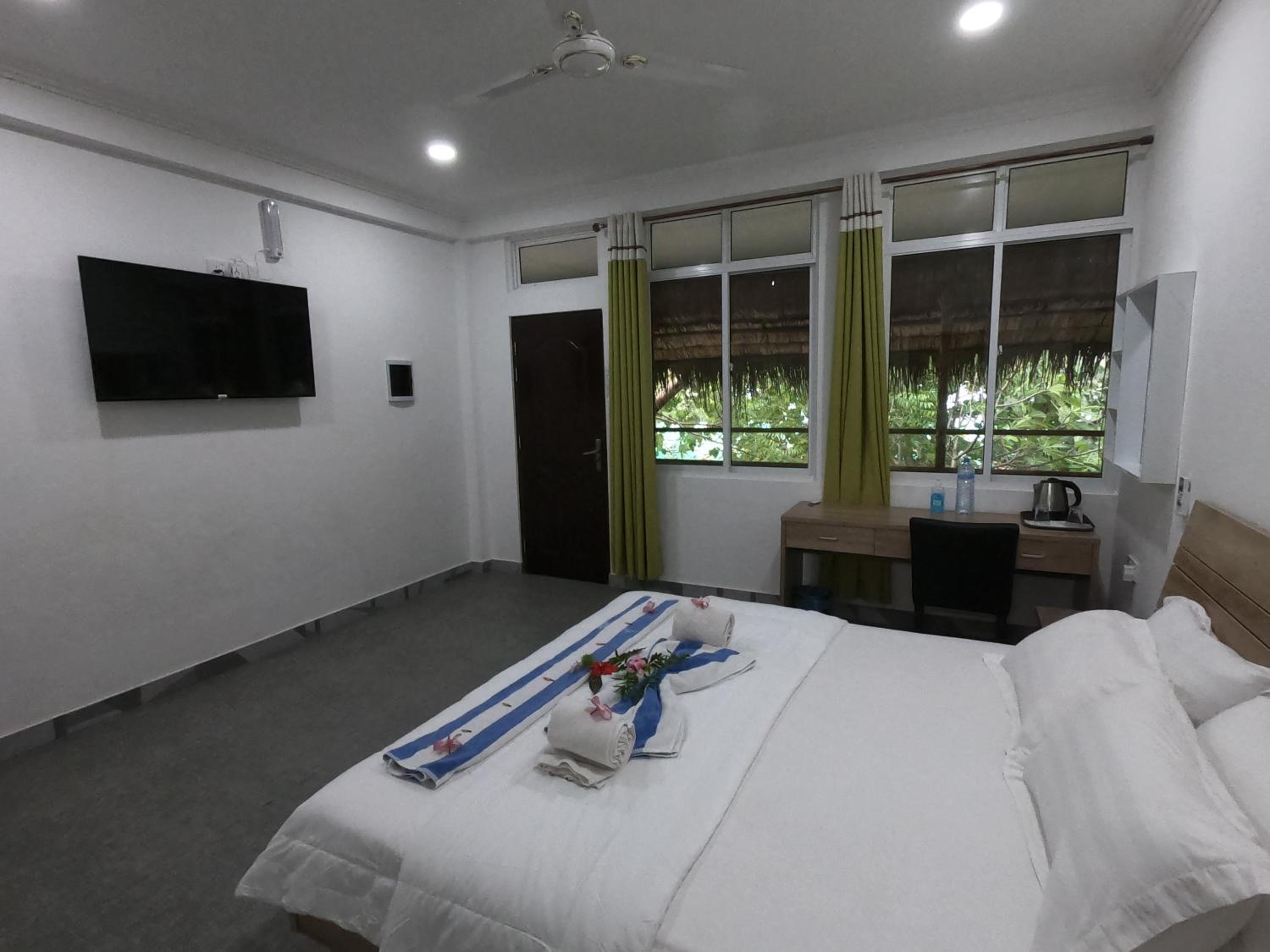 Family Room with Shower - Photo 6