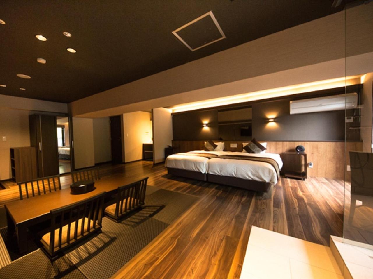 Junior Suite with Ocean View - Smoking - Photo 1