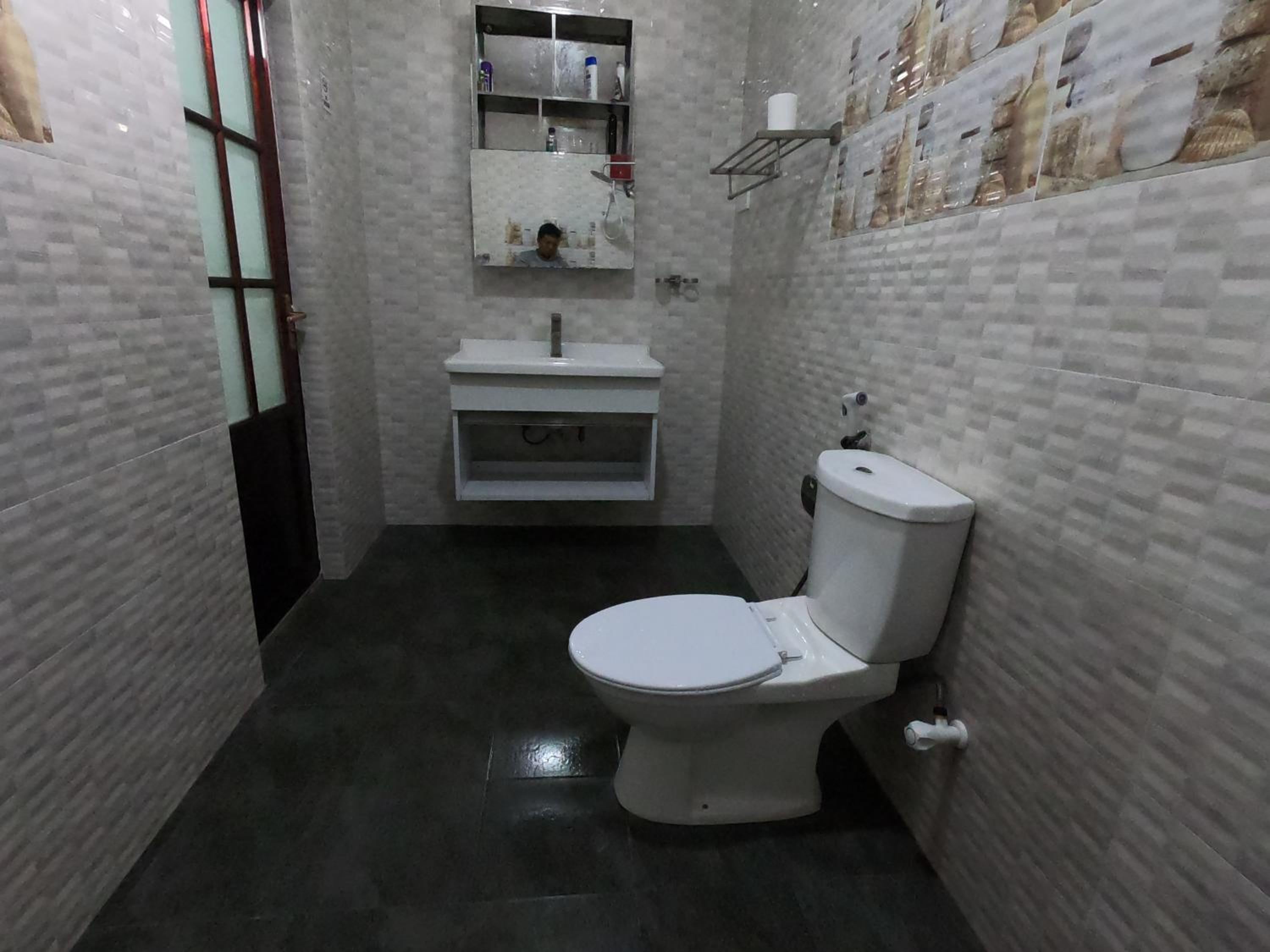 Family Room with Shower - Photo 5