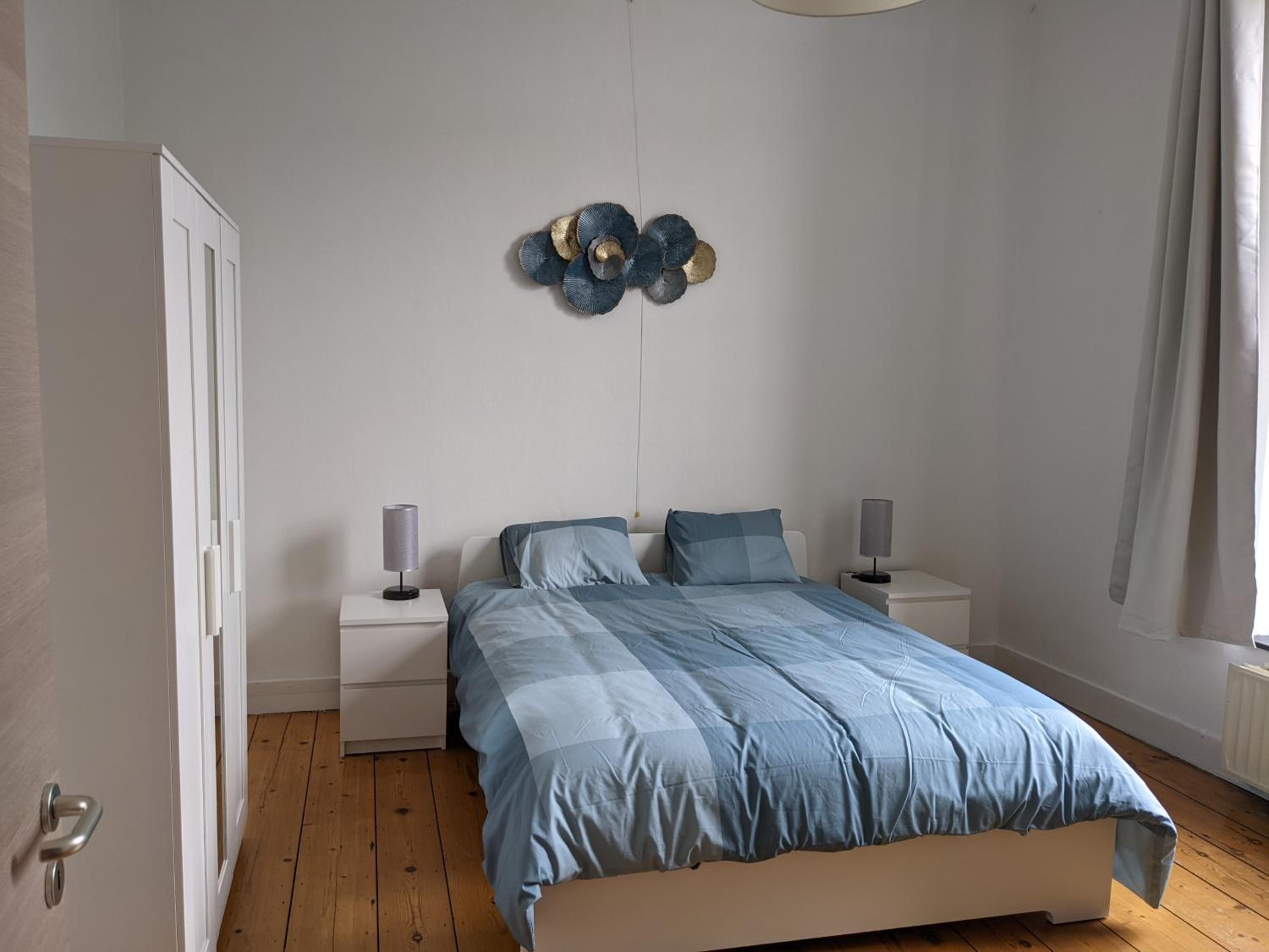 One-Bedroom Apartment photo 1