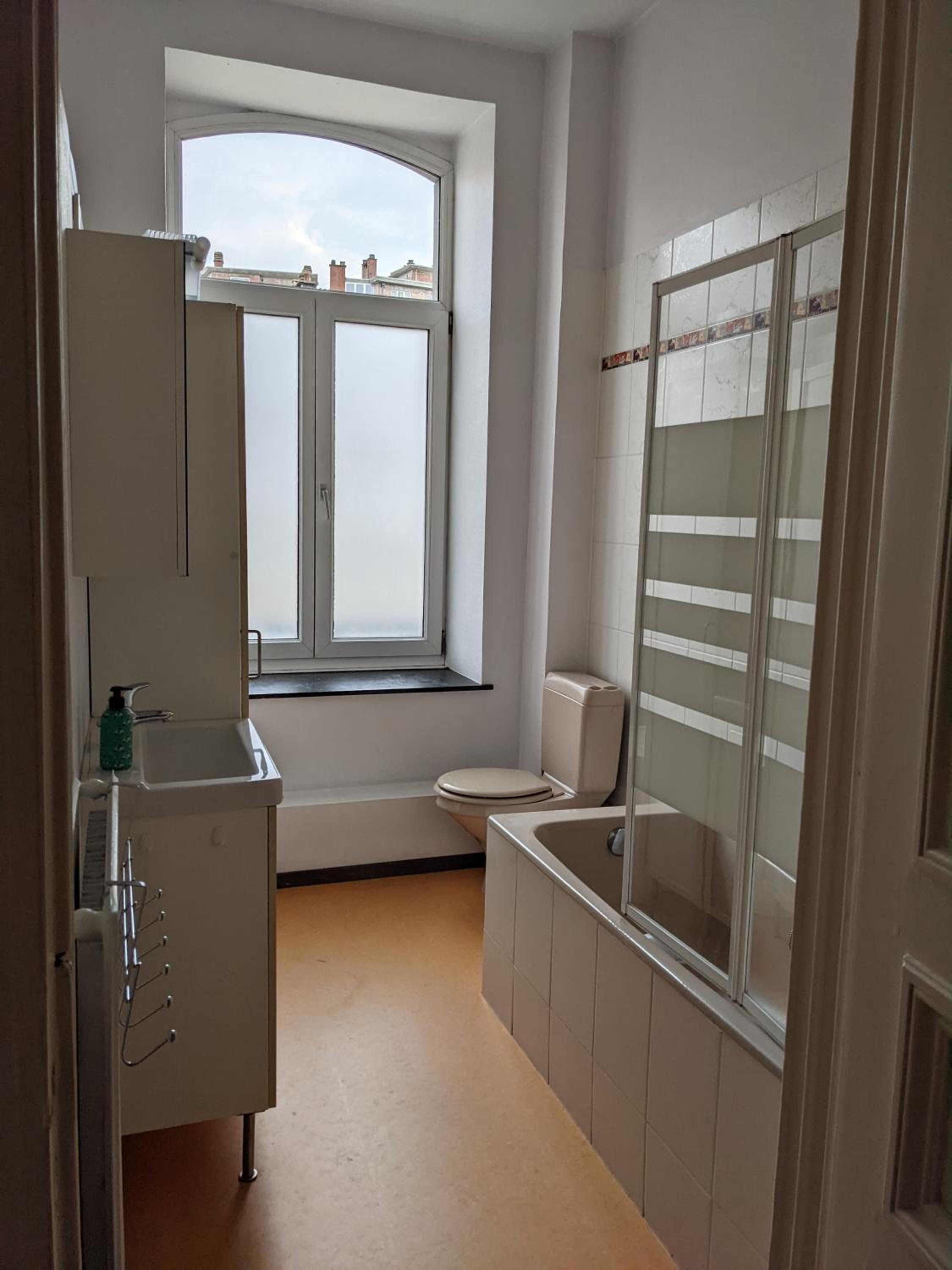 One-Bedroom Apartment photo 2