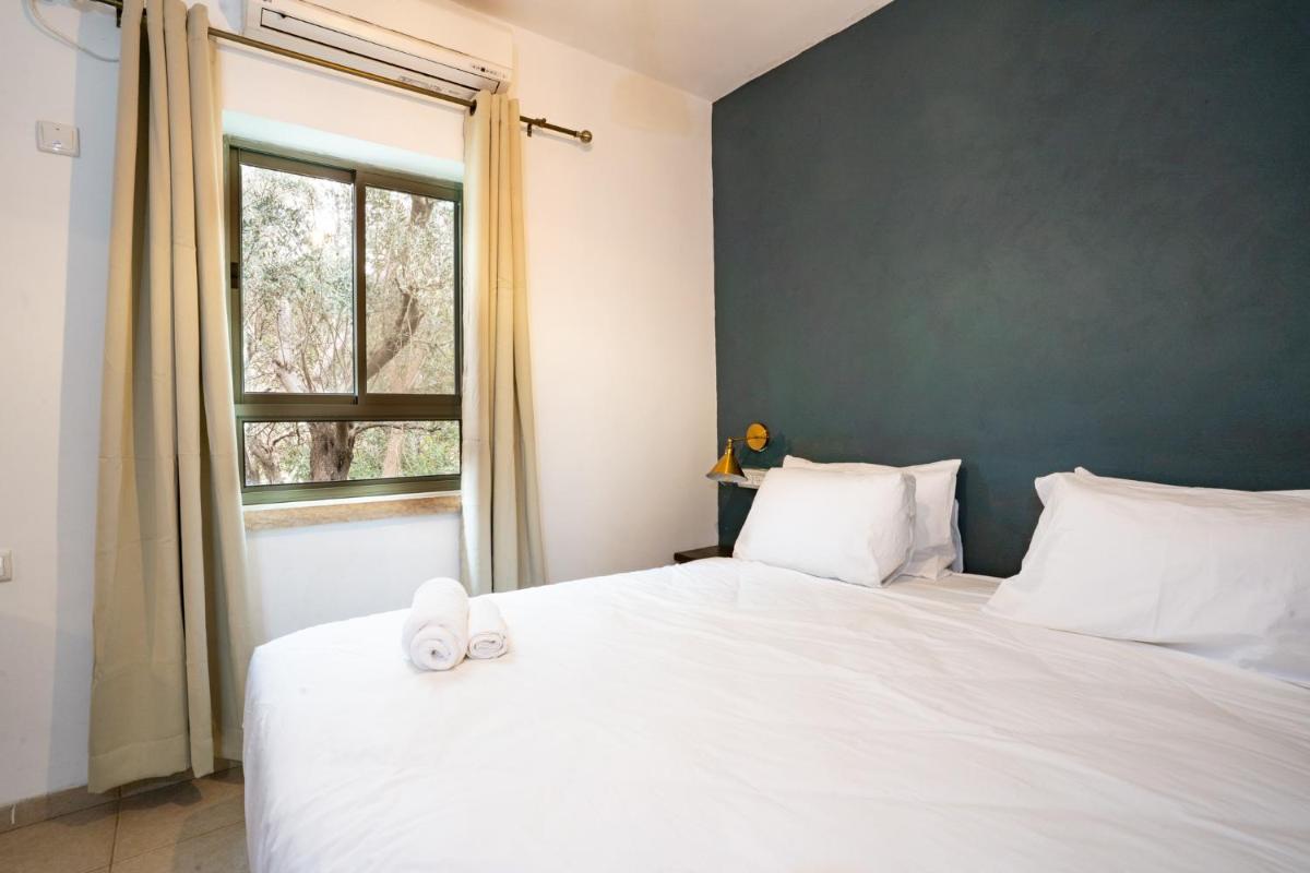 Double Room with Shared Bathroom photo 3