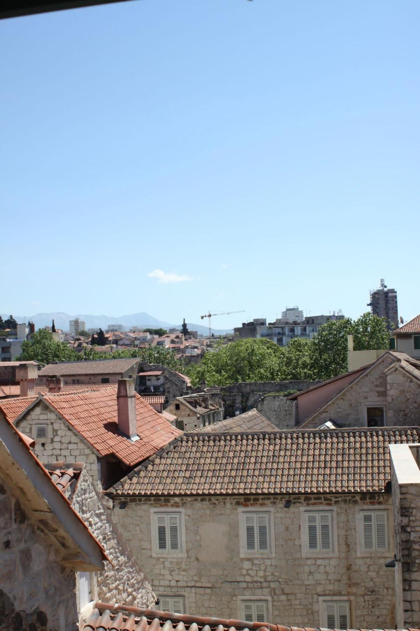 Superior Double Room with City View - Photo 3