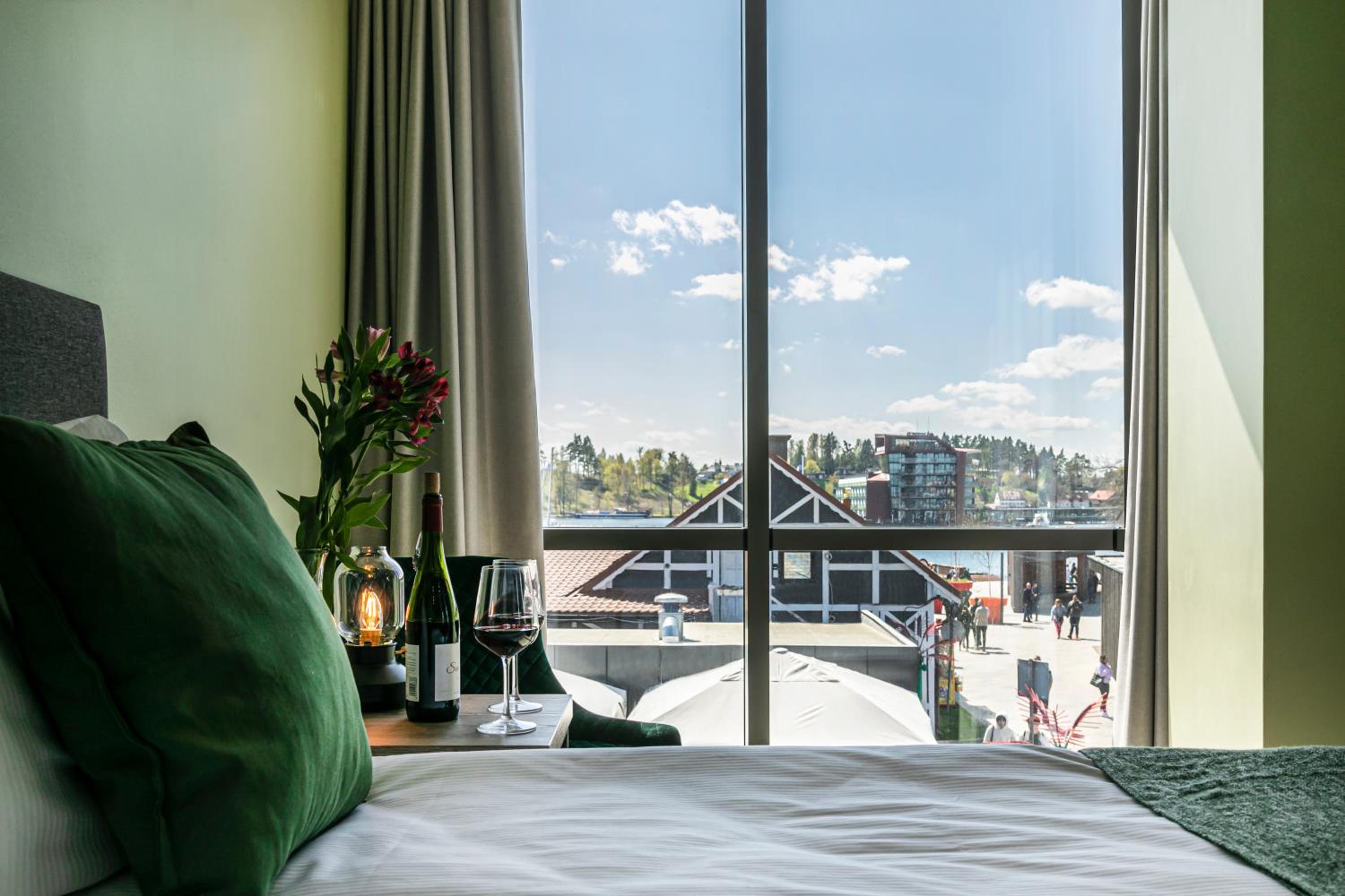 Double Room with Lake View - Photo 4