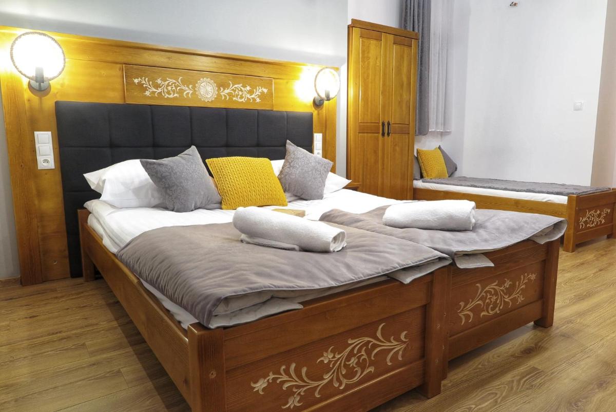 Triple Room with Private Bathroom - Photo 11