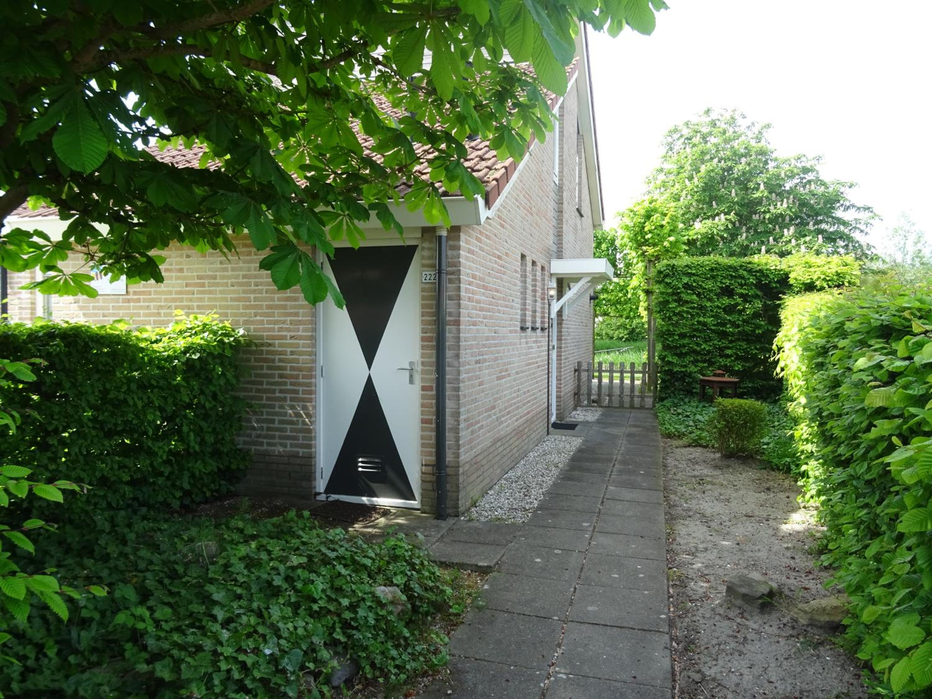 Three-Bedroom House photo 3