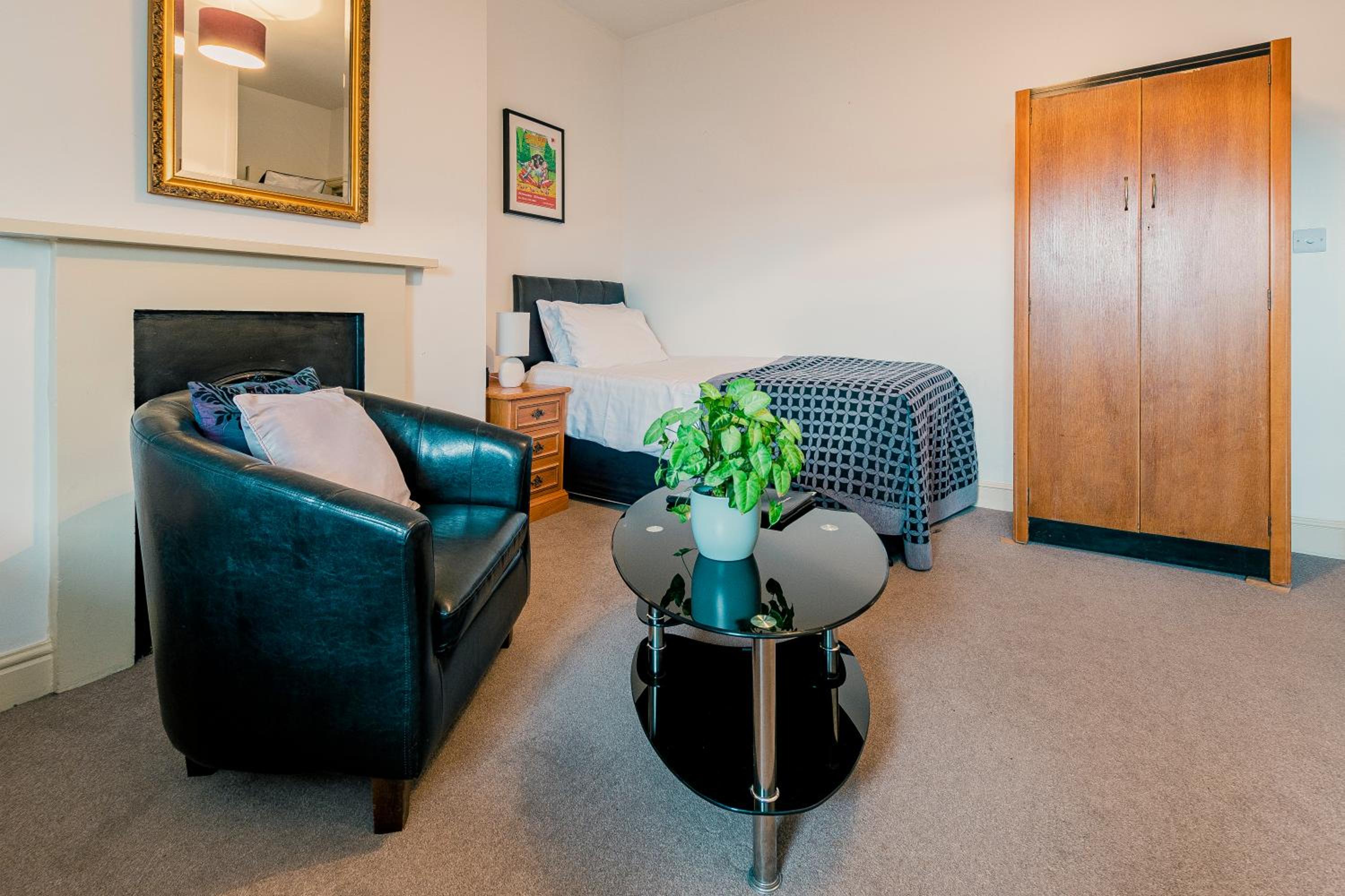 Twin Room - Photo 3
