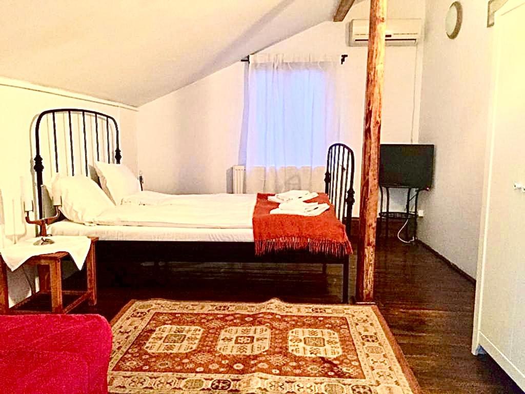 Double Room with Private Bathroom photo 3