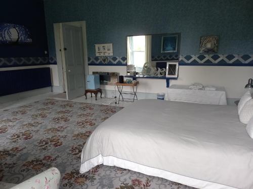 King Room with Private Bathroom photo 3