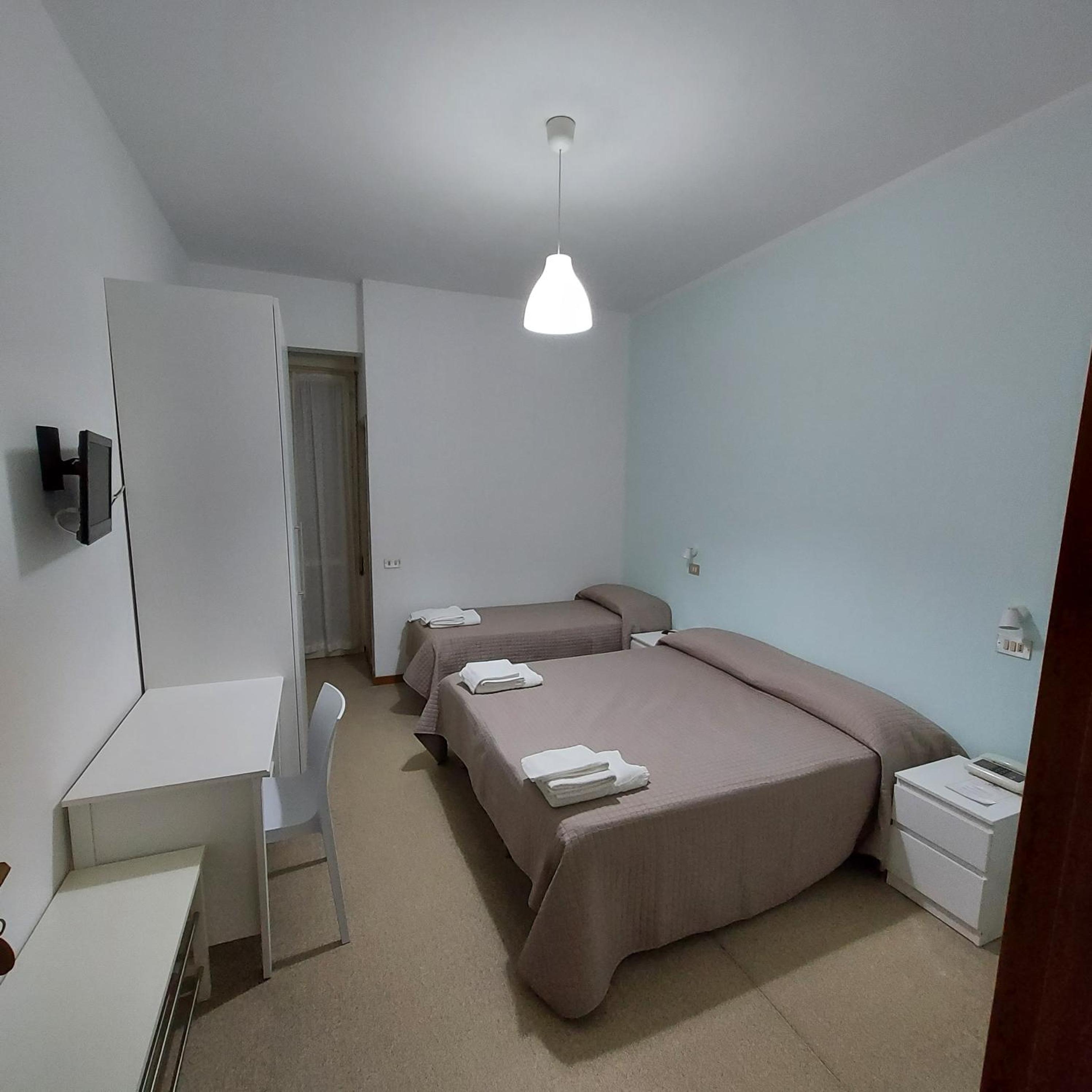 Double Room - Photo 13