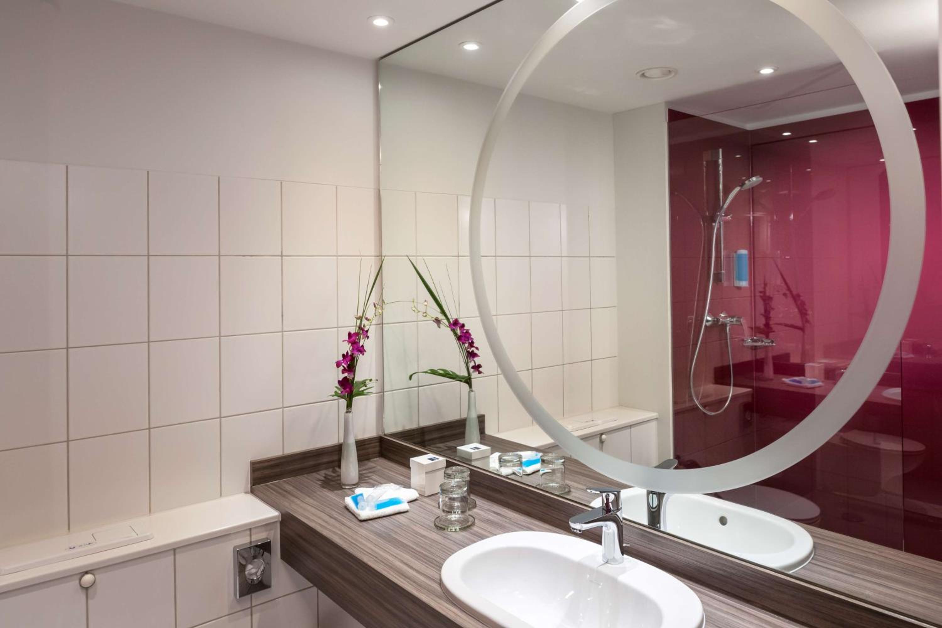 Standard Double Room - Photo 7