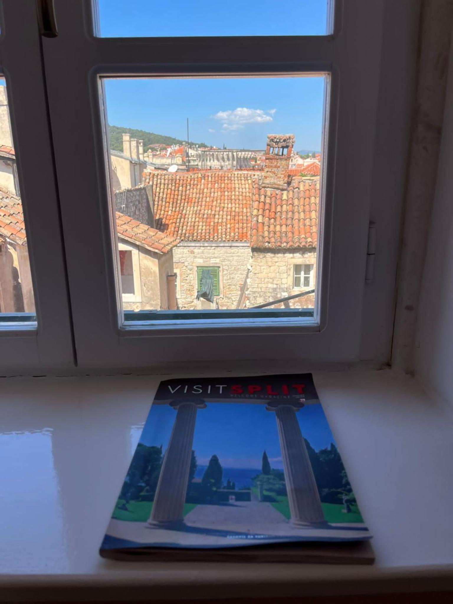 Superior Double Room with City View - Photo 11
