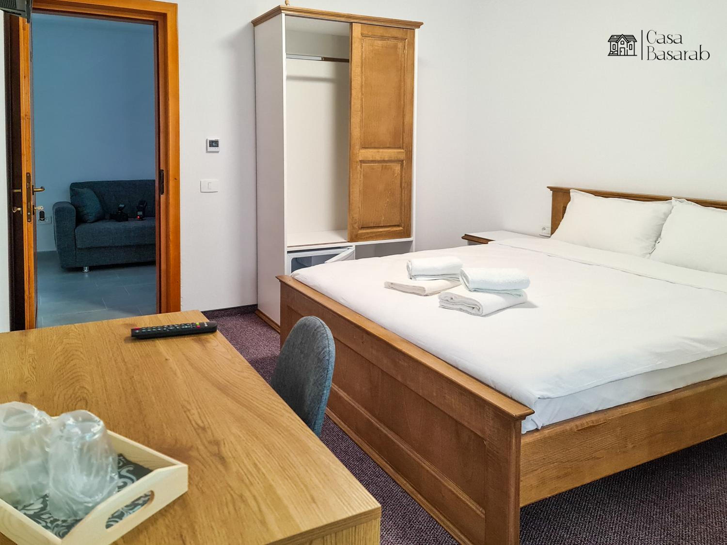 Double Room - Photo 7