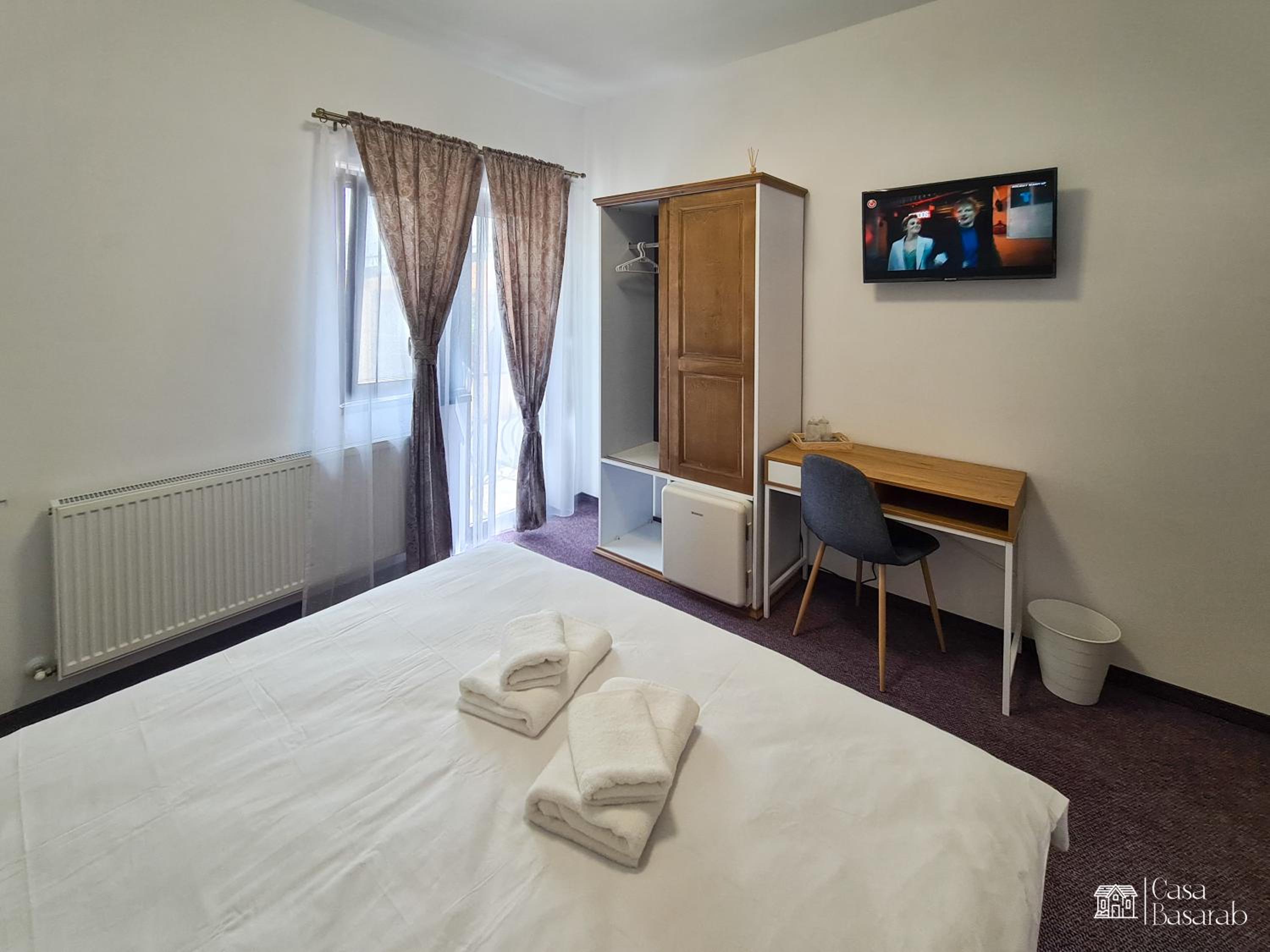Double Room - Photo 10