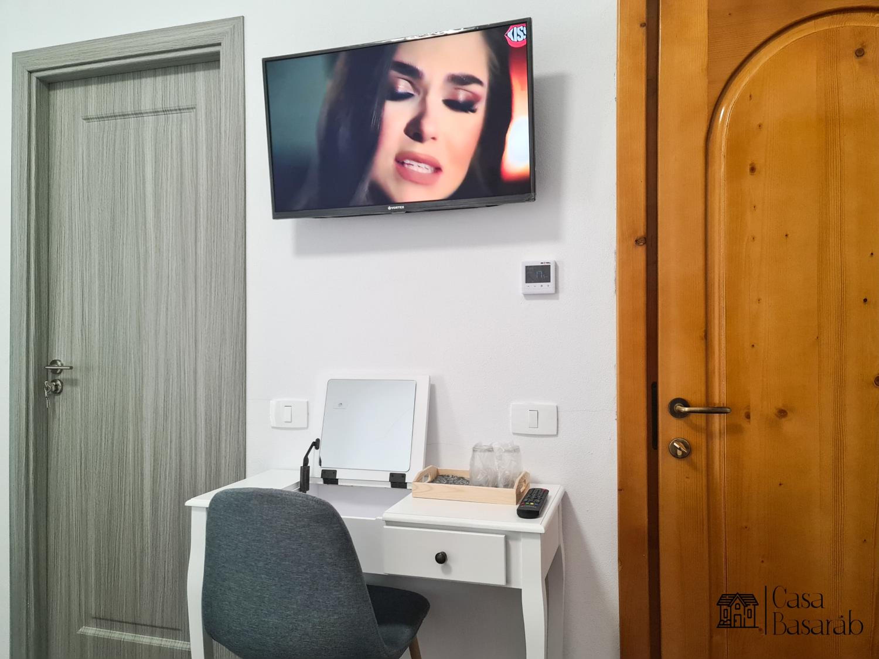 Double Room - Photo 12