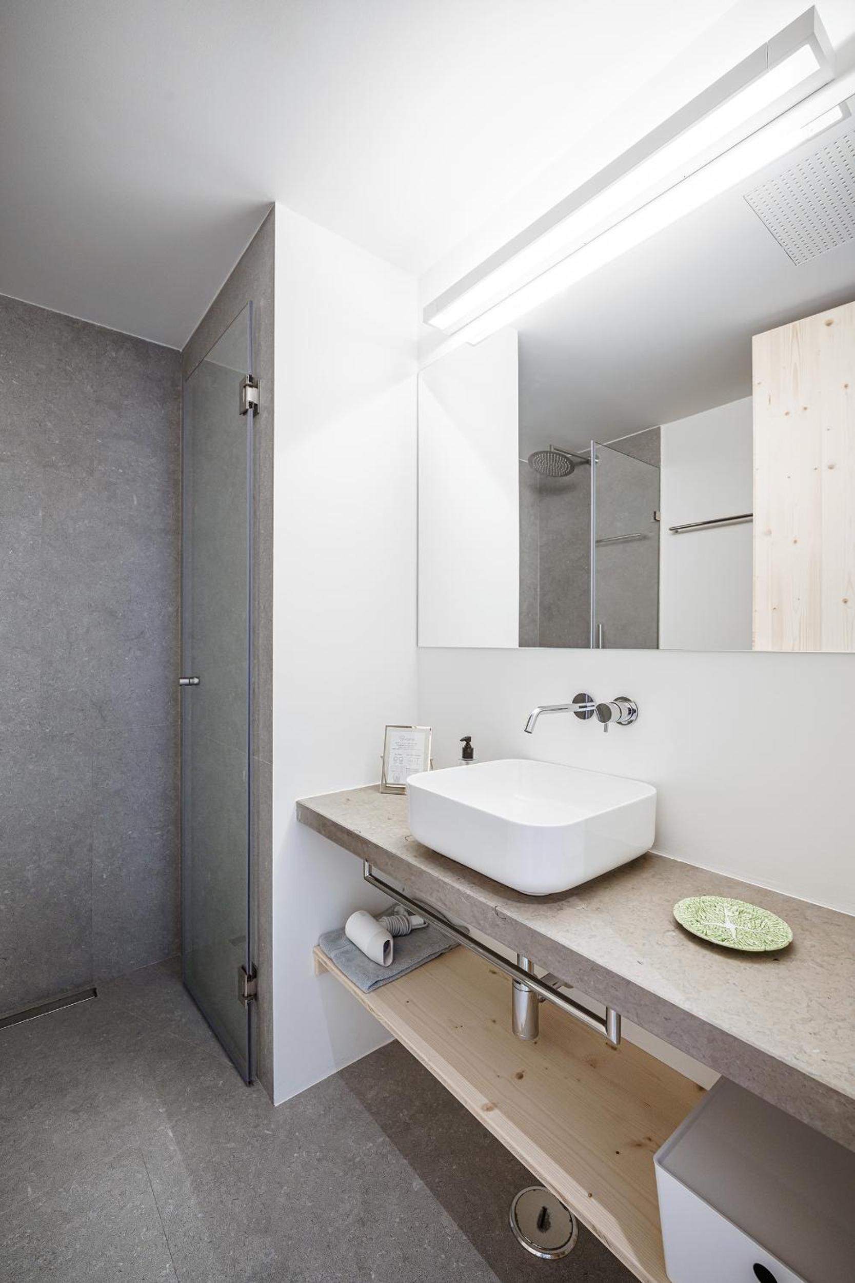 Deluxe Double Room with Balcony photo 2