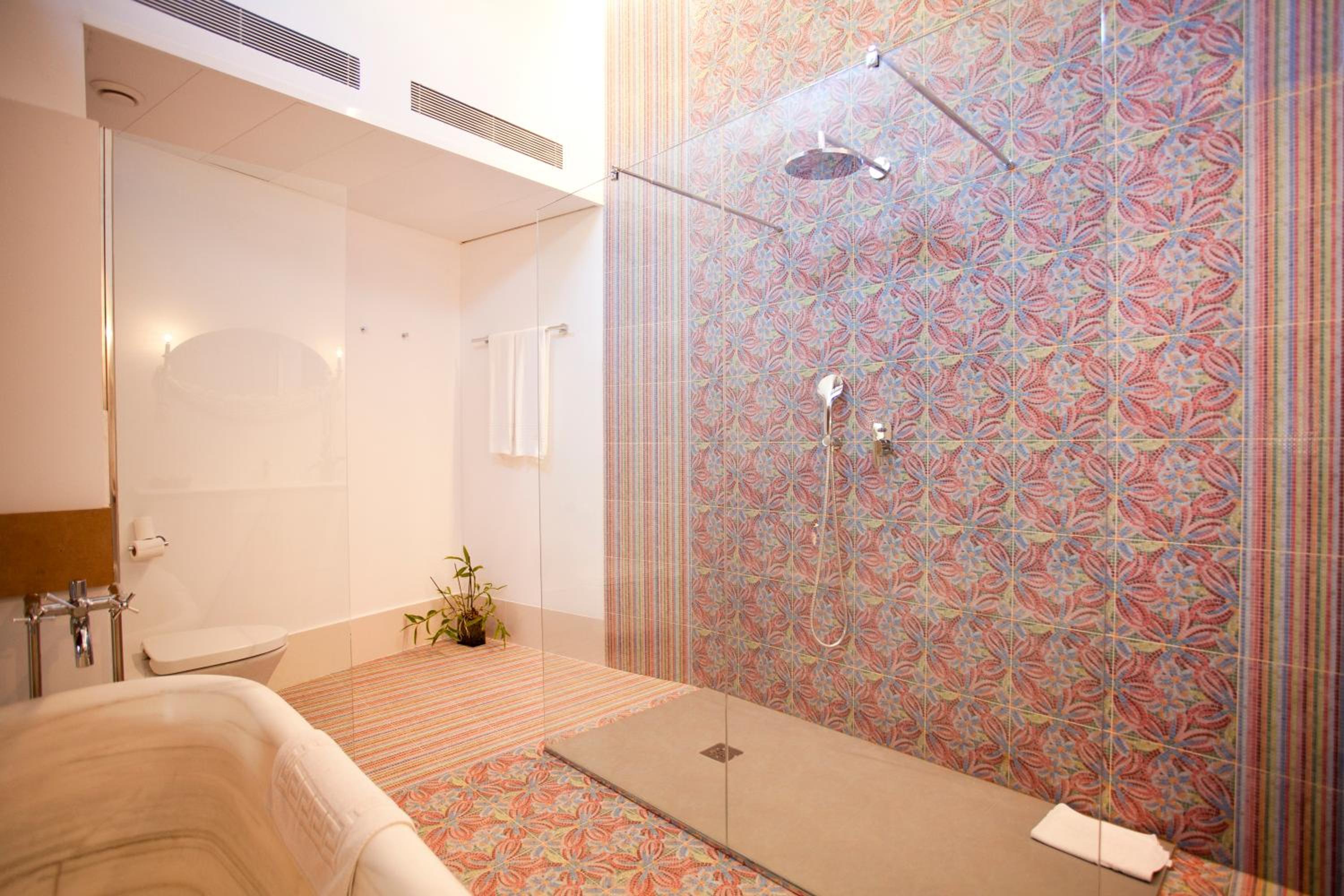 Deluxe Junior Suite photo 2