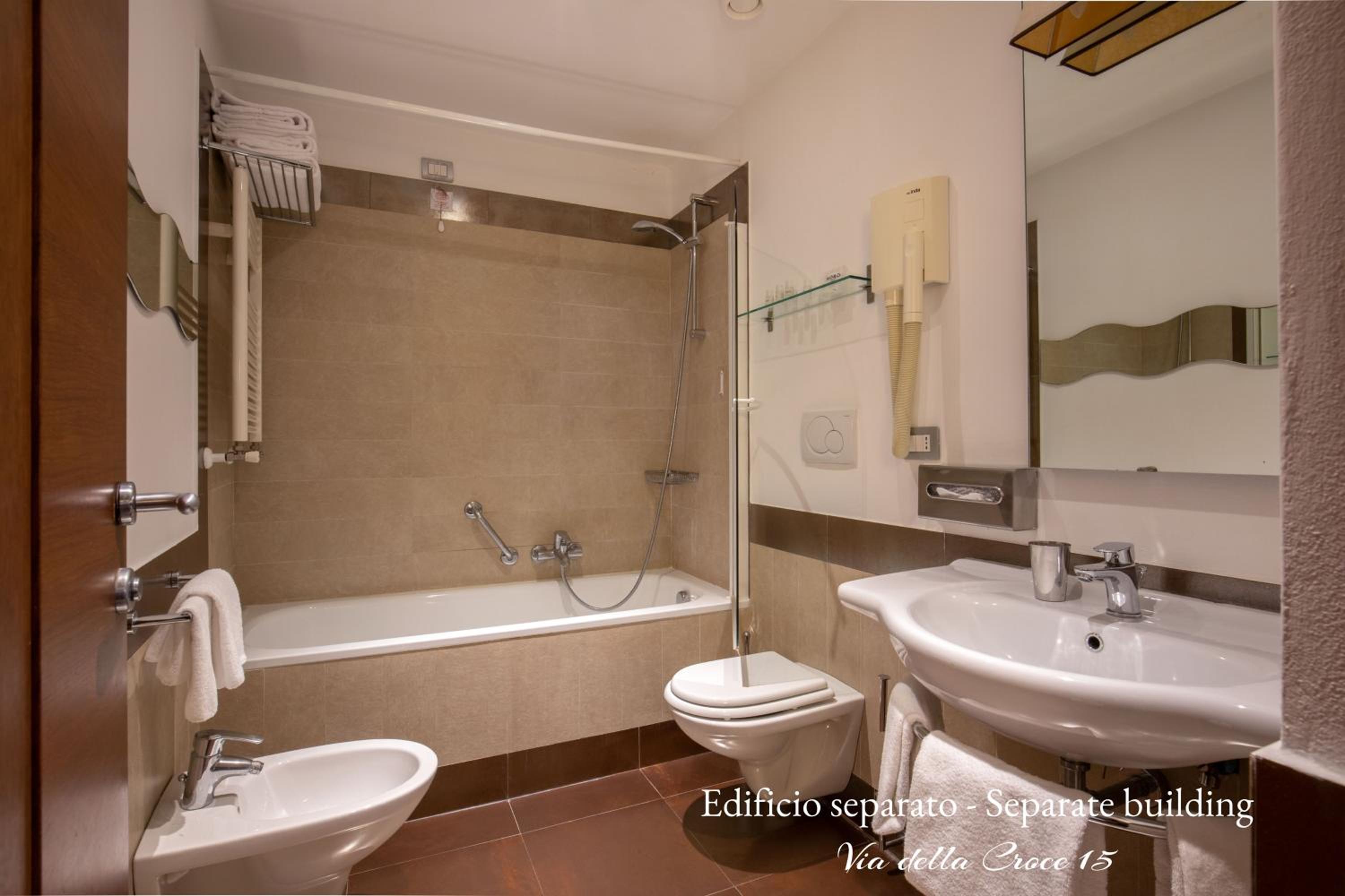 Superior Double Room - Via della Croce 15