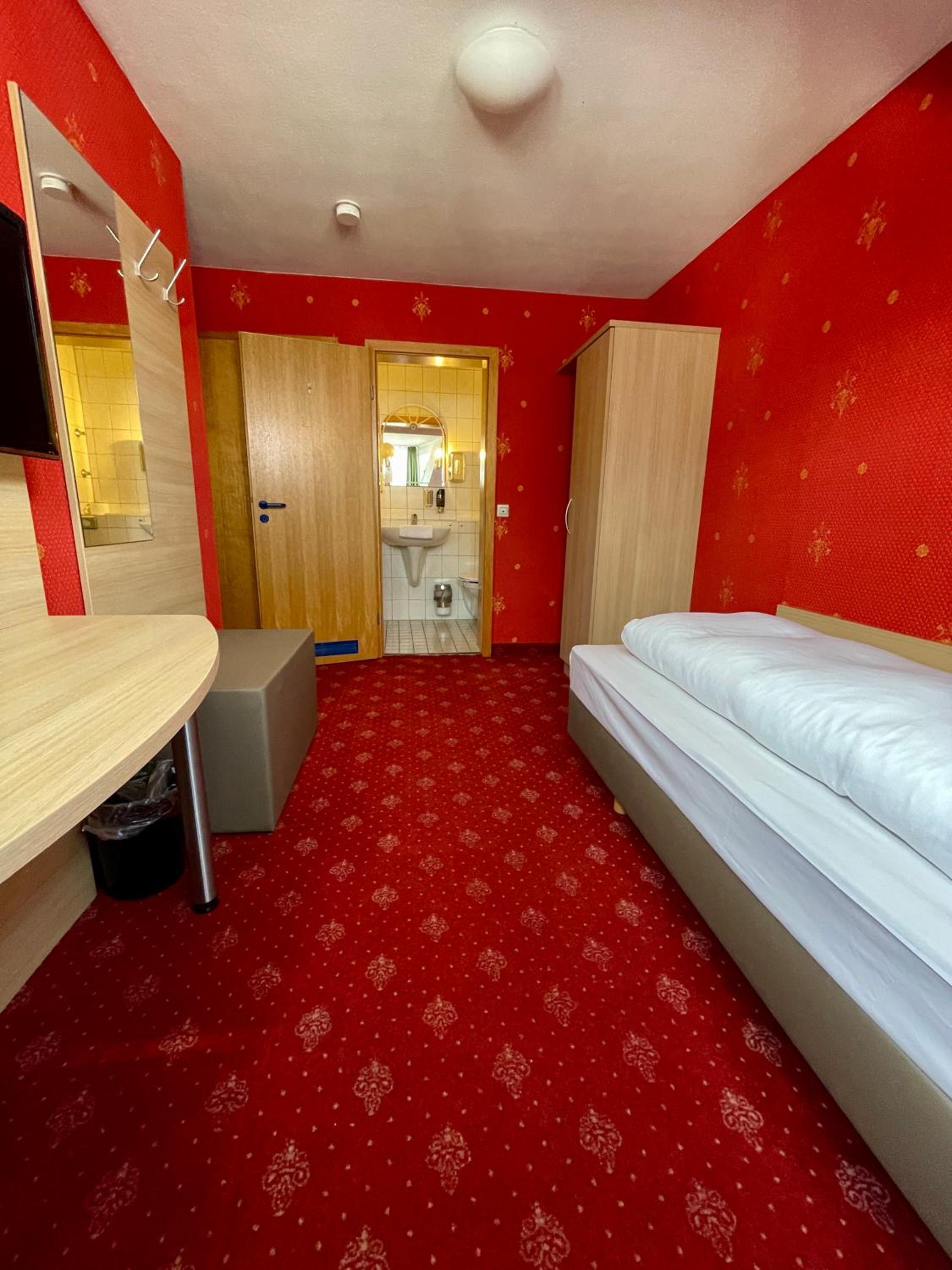 Single Room - Photo 32