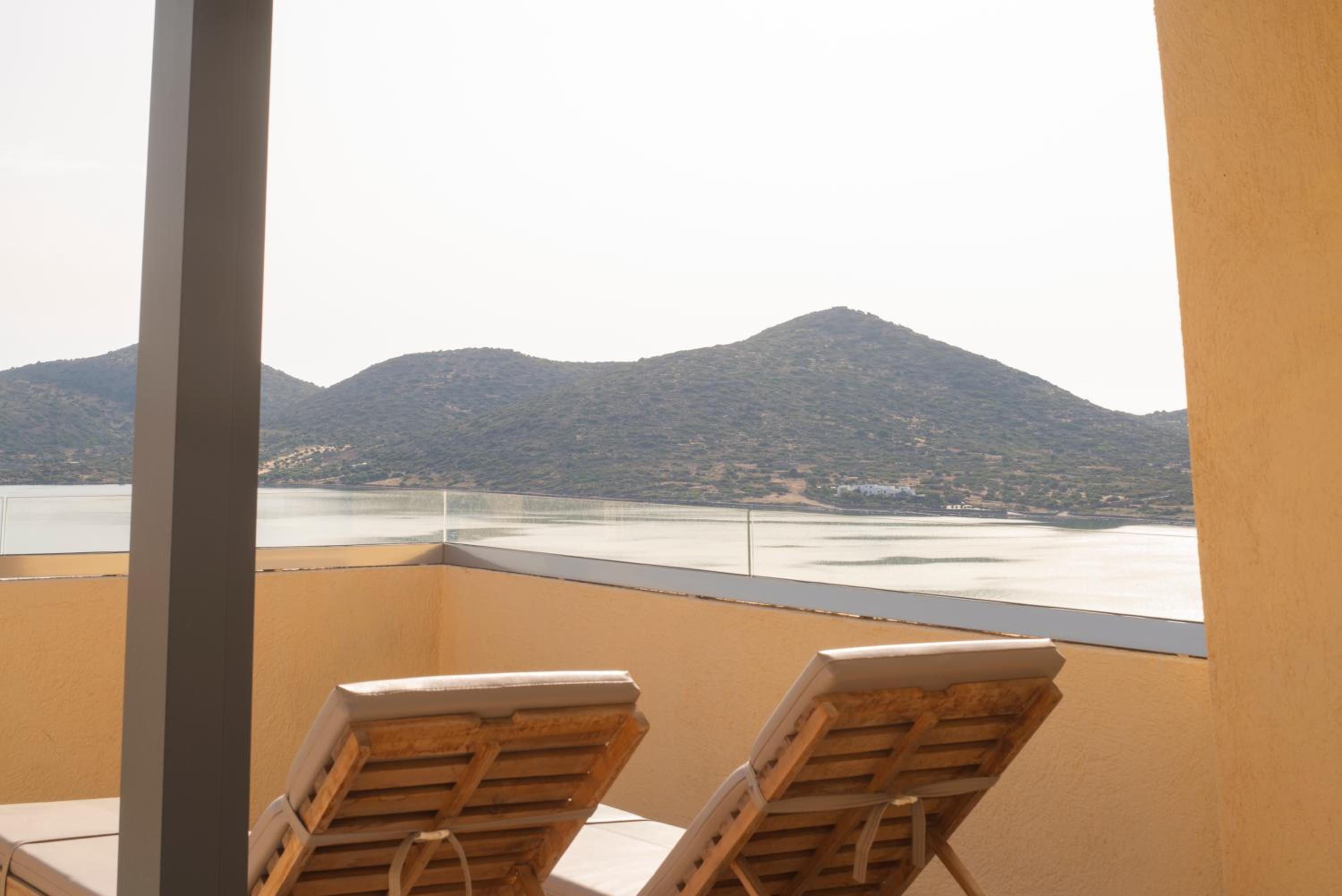 Deluxe Studio with Panoramic Sea View - Photo 7