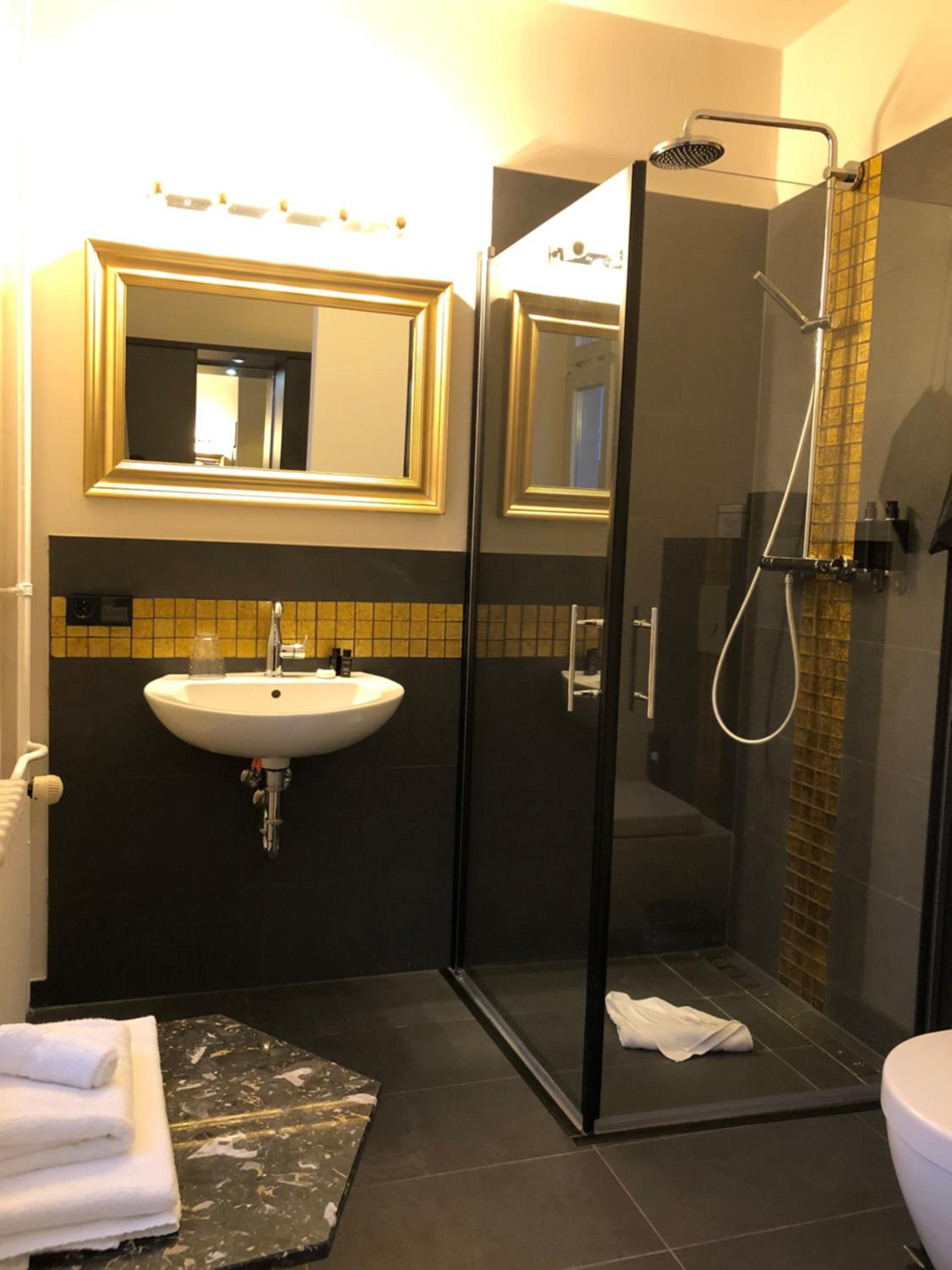 Junior Suite with Sea View - Photo 8