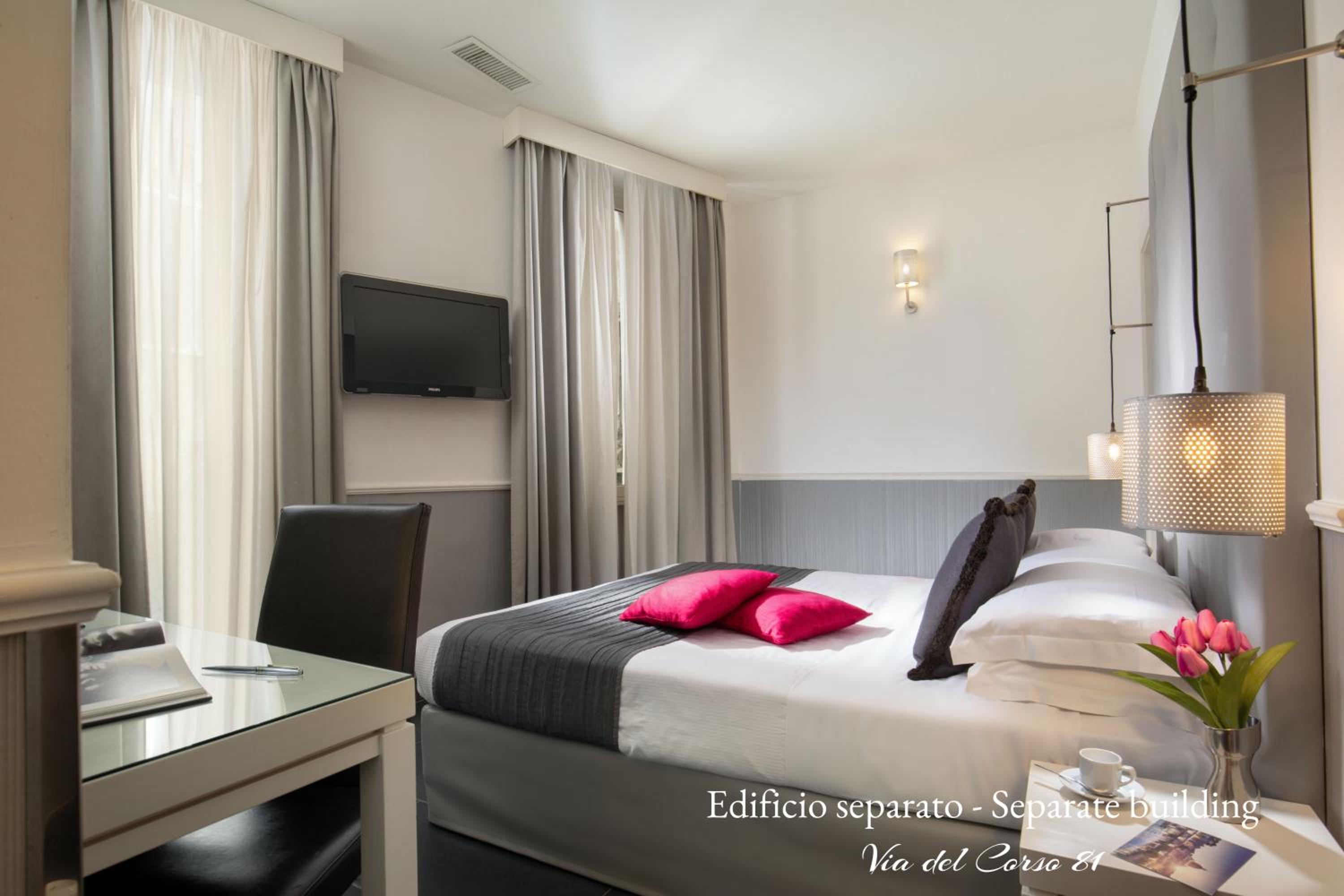 Standard Double Room - Via del Corso 81