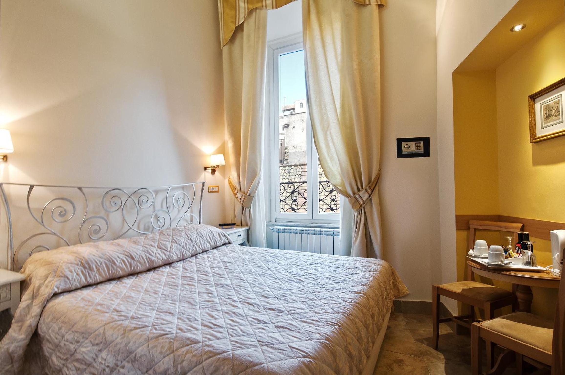 Economy Double Room photo 1