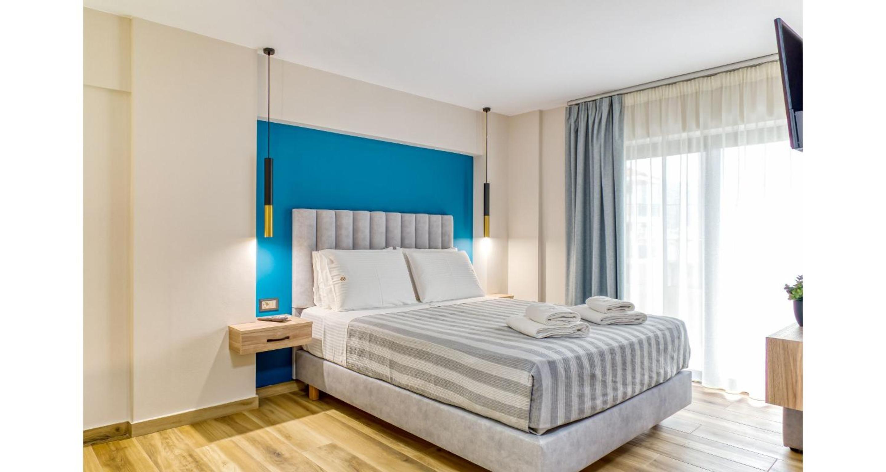 Suite -Split Level - Photo 10