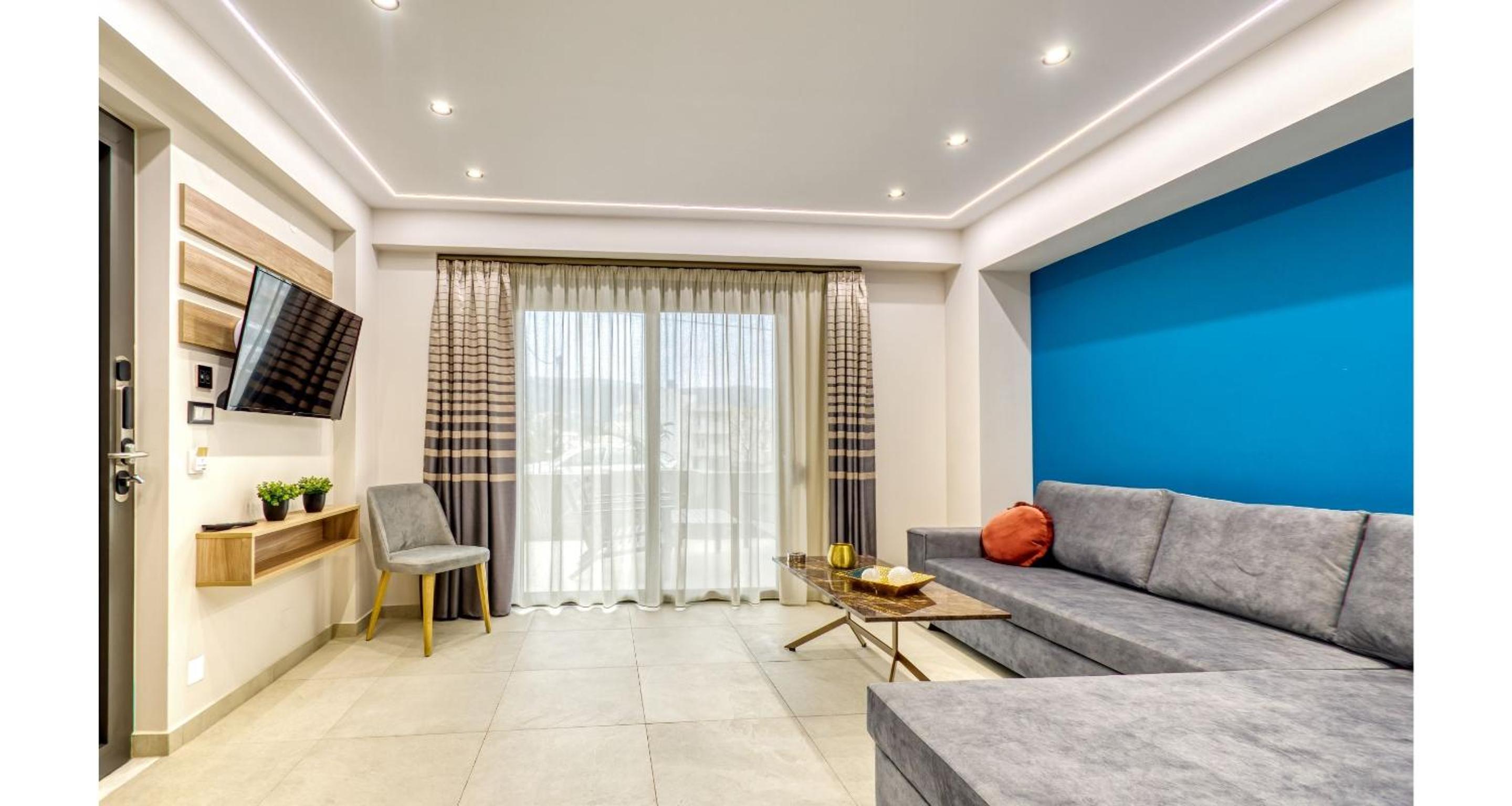 Suite -Split Level - Photo 8