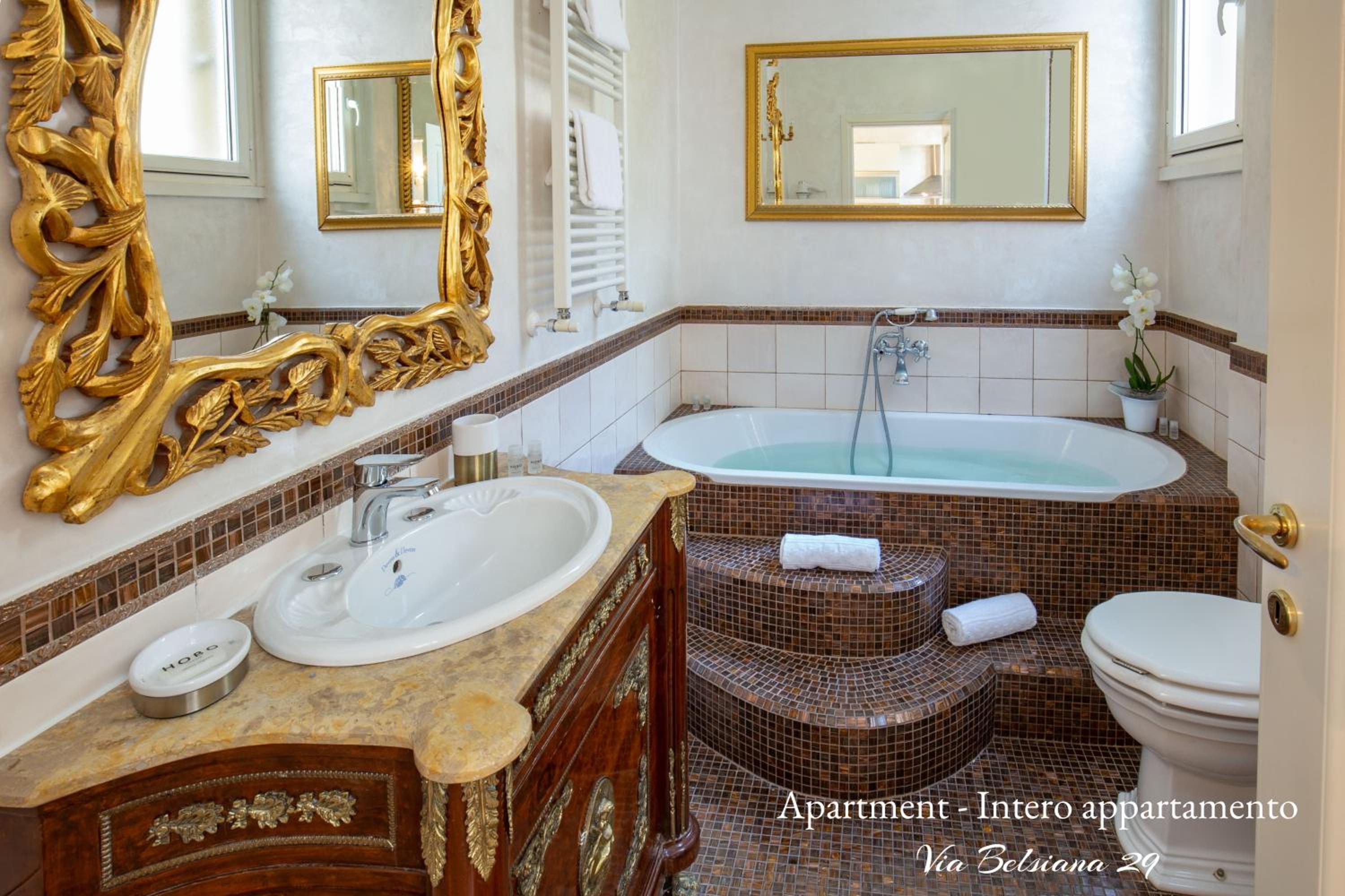 Deluxe Apartment - Via Belsiana 29 thumbnail 6