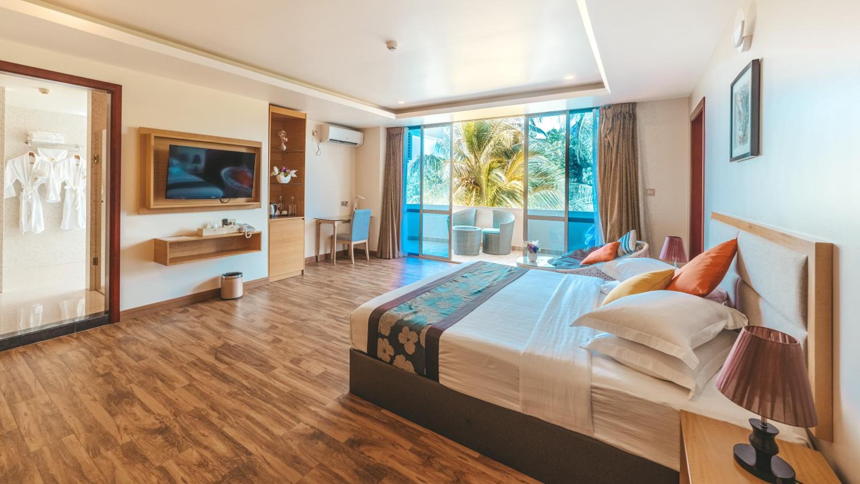 Executive Suite (10% off on Spa, Scheduled Excursions and Romantic Dinners [Terms and Conditions apply]) photo 1