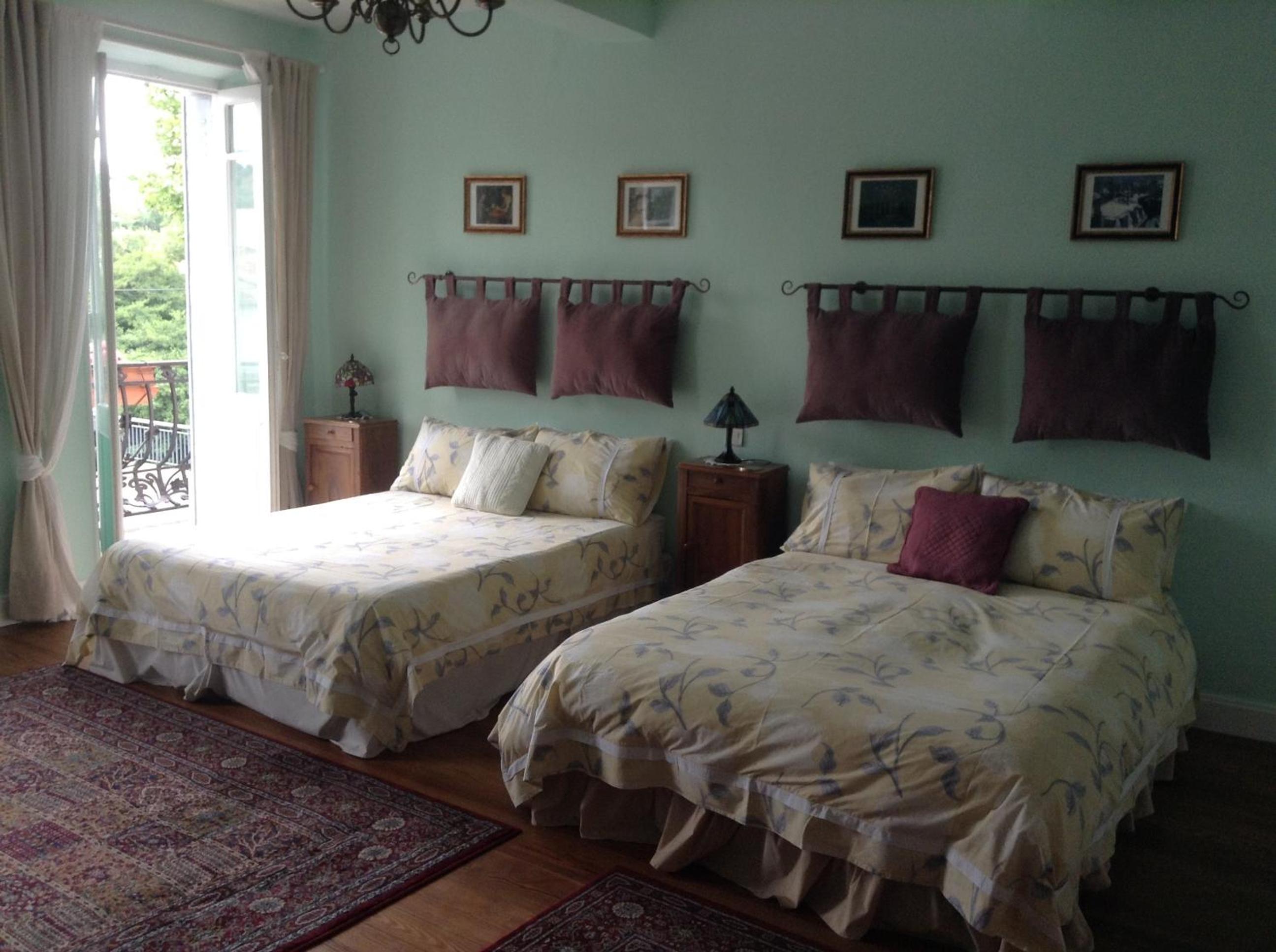 Family Room with Balcony photo 2