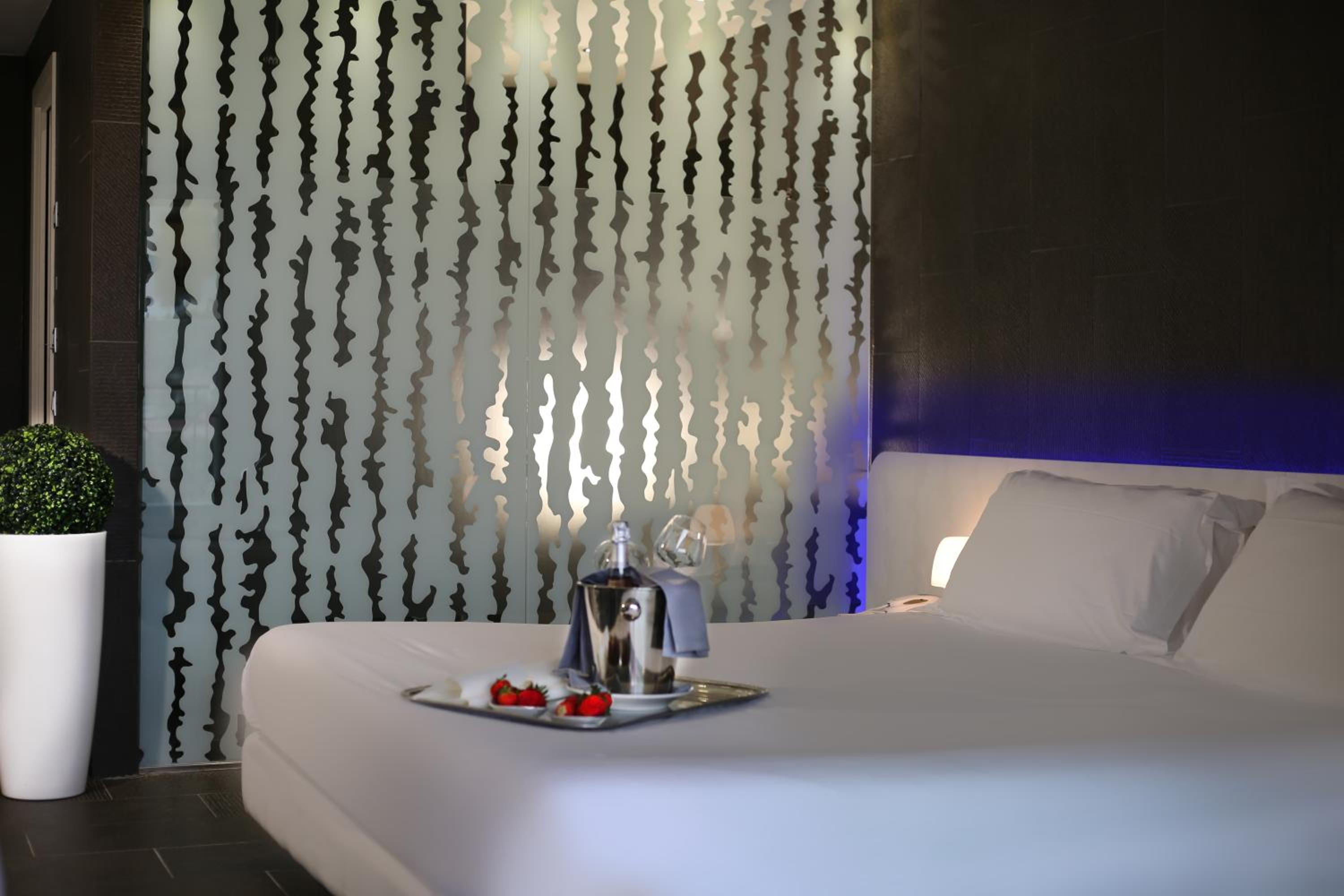 Classic Double Room with Beach Access photo 3