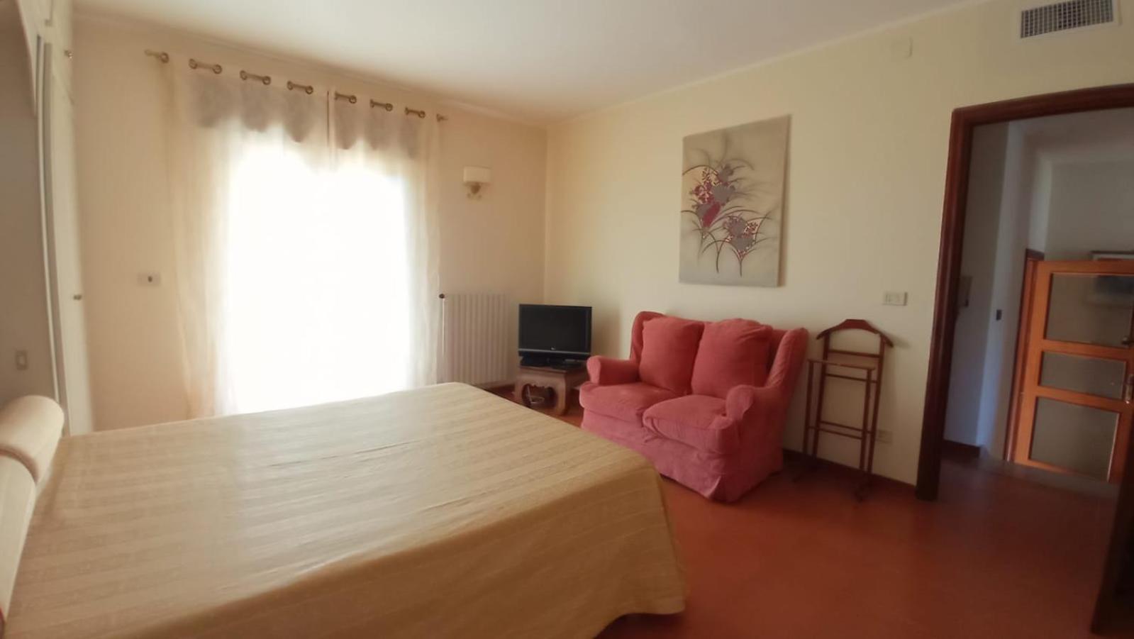 Two-Bedroom Apartment - Photo 22