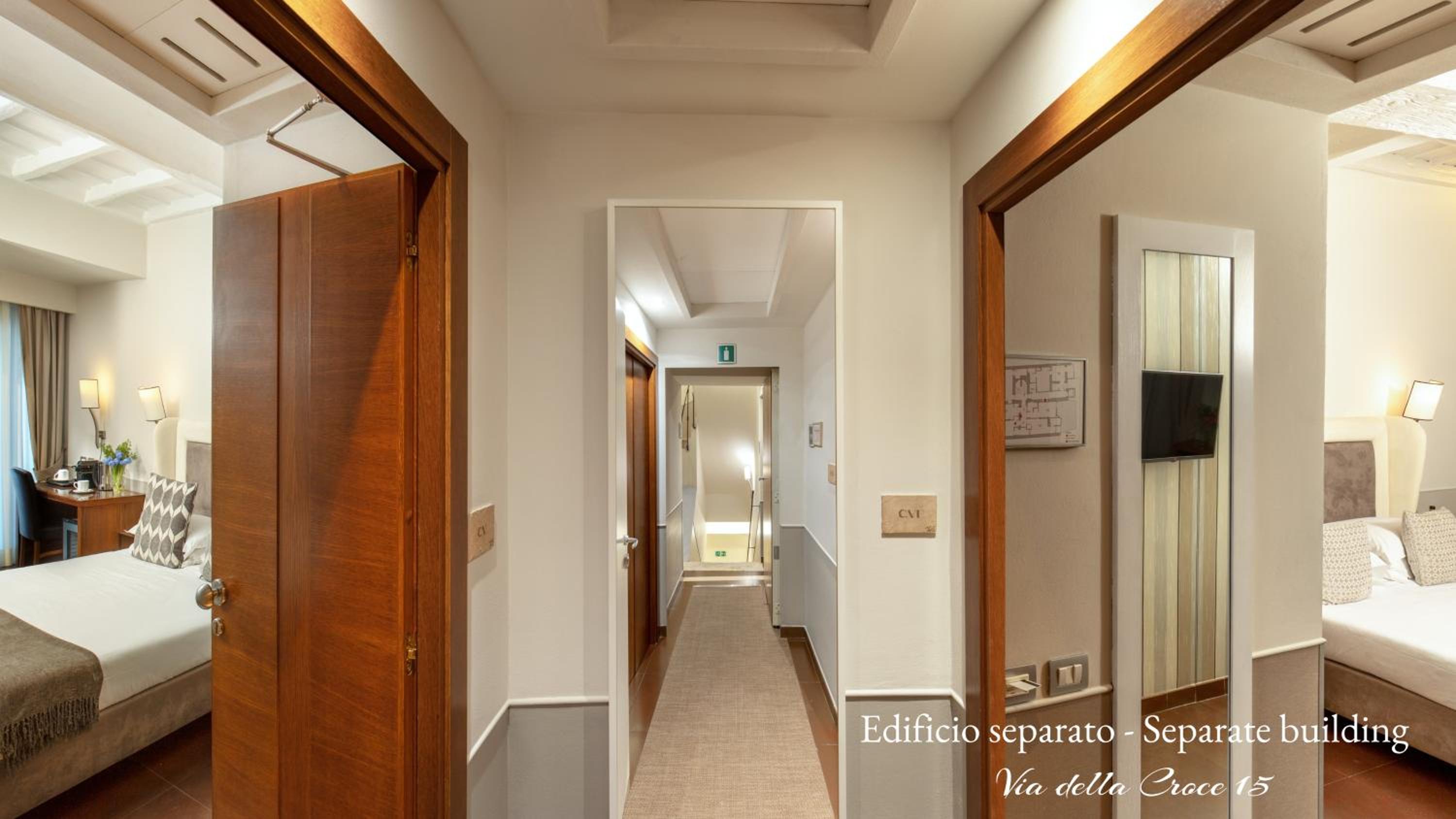 Two Connecting Rooms - Via della Croce 15
