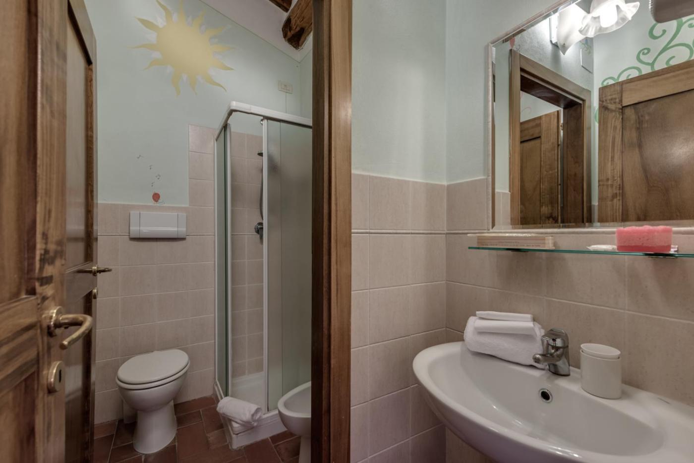 Two-Bedroom Apartment (3 Adults + 2 Children) photo 2